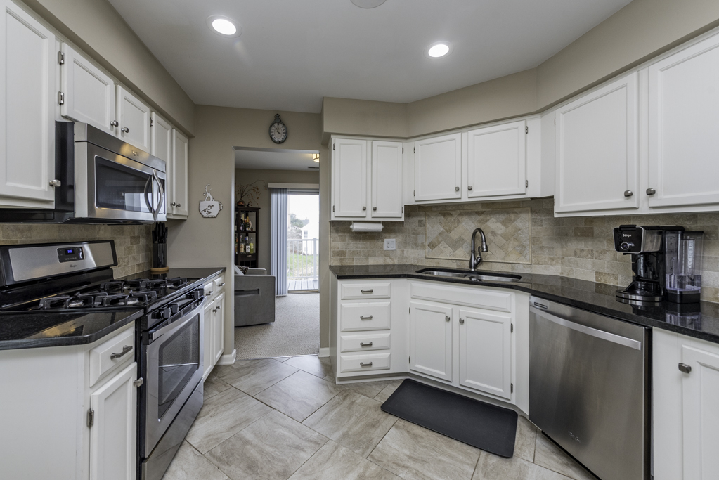 107 Templeton Street, Lake Bluff, IL 60044