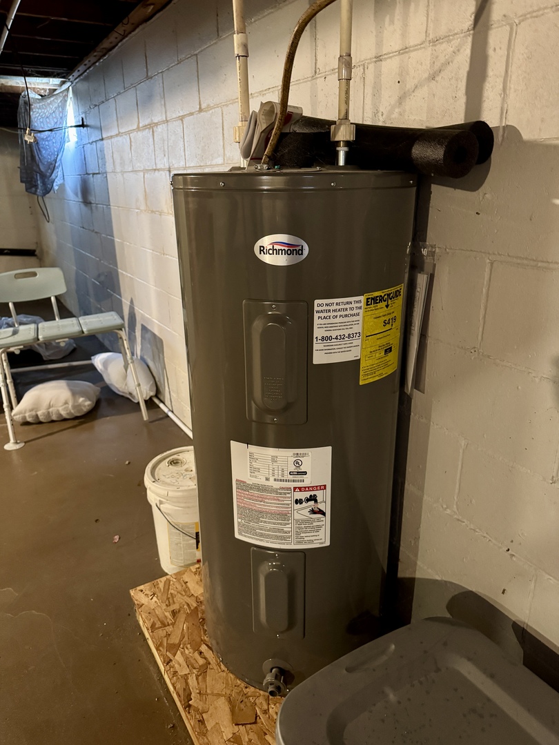 515 S PARK Street, Sheffield, IL 61361