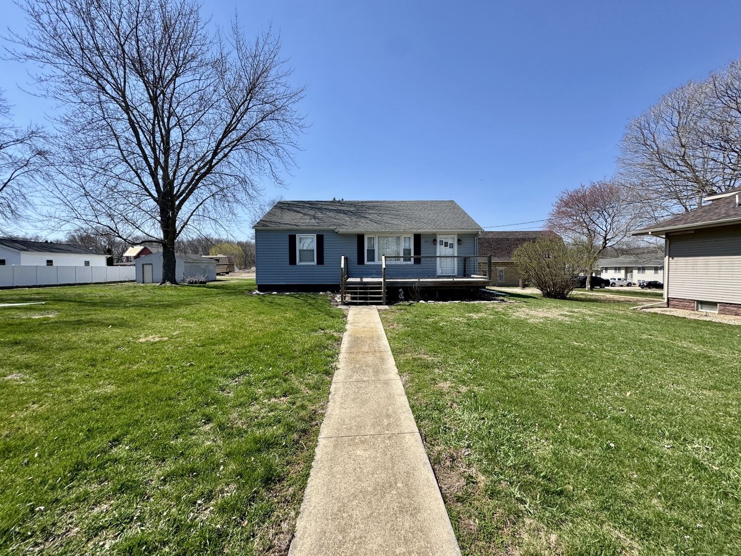 515 S PARK Street, Sheffield, IL 61361