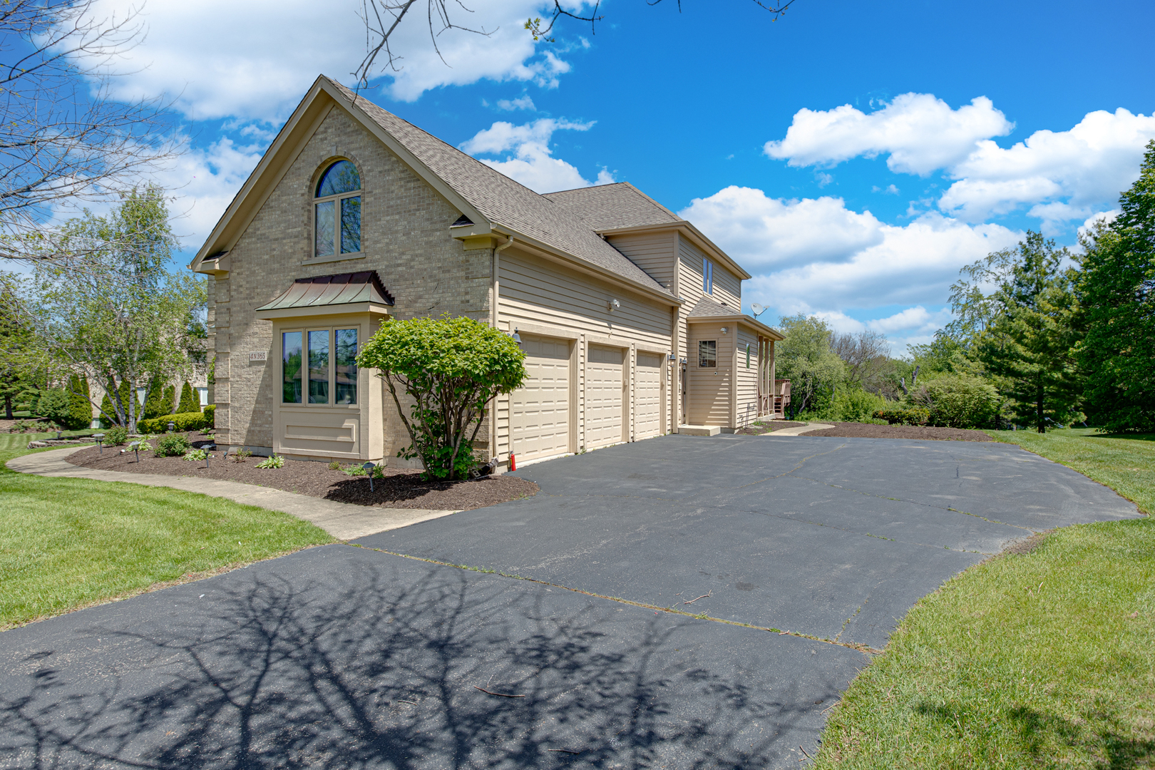 4N365 Saint Andrews Trace Lane, West Chicago, IL 60185