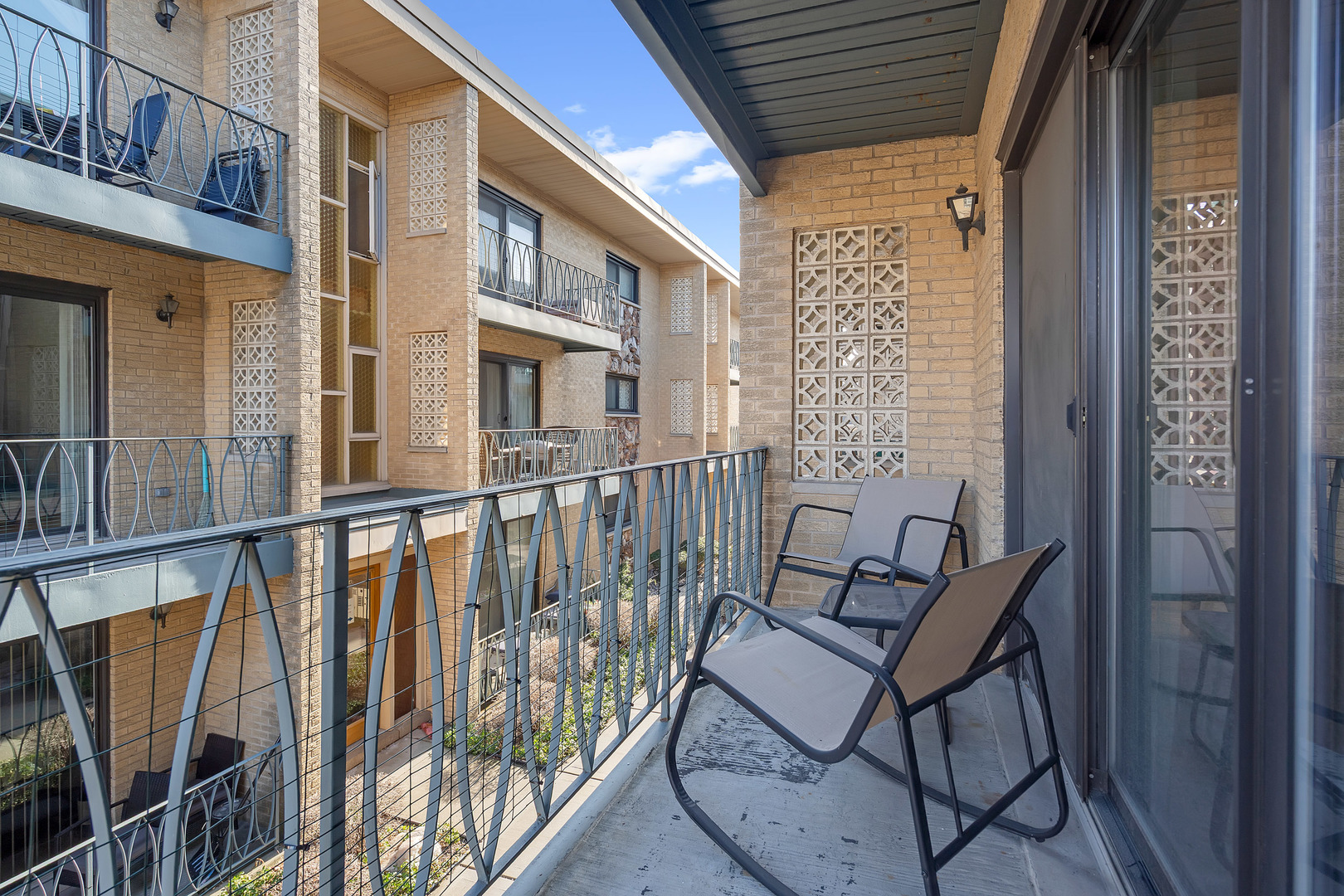 6870 N Northwest Highway #2F, Chicago, IL 60631