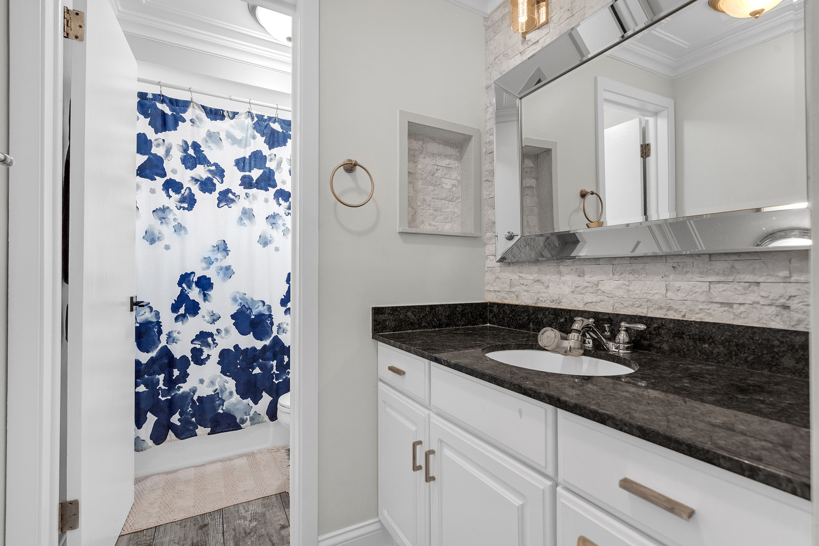 6870 N Northwest Highway #2F, Chicago, IL 60631