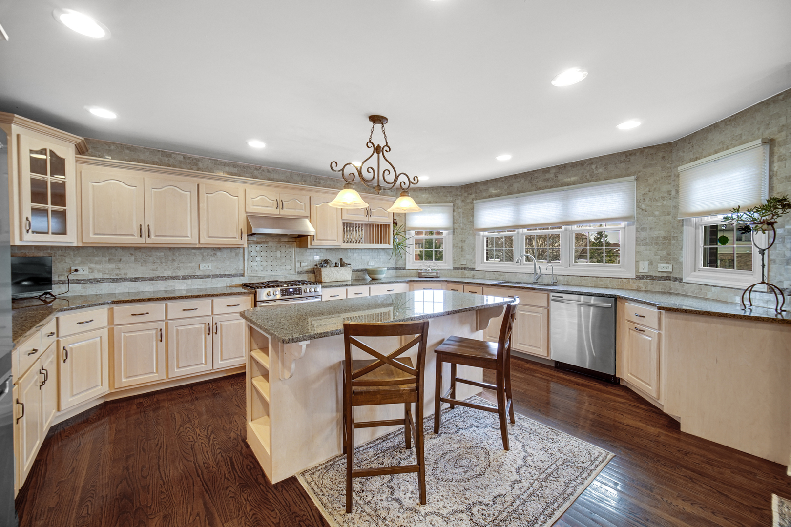 22052 Rosemary Road, Frankfort, IL 60423