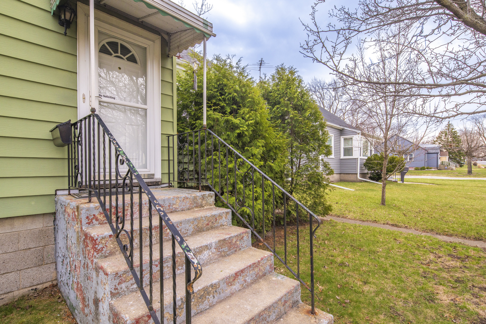 17949 Escanaba Avenue, Lansing, IL 60438