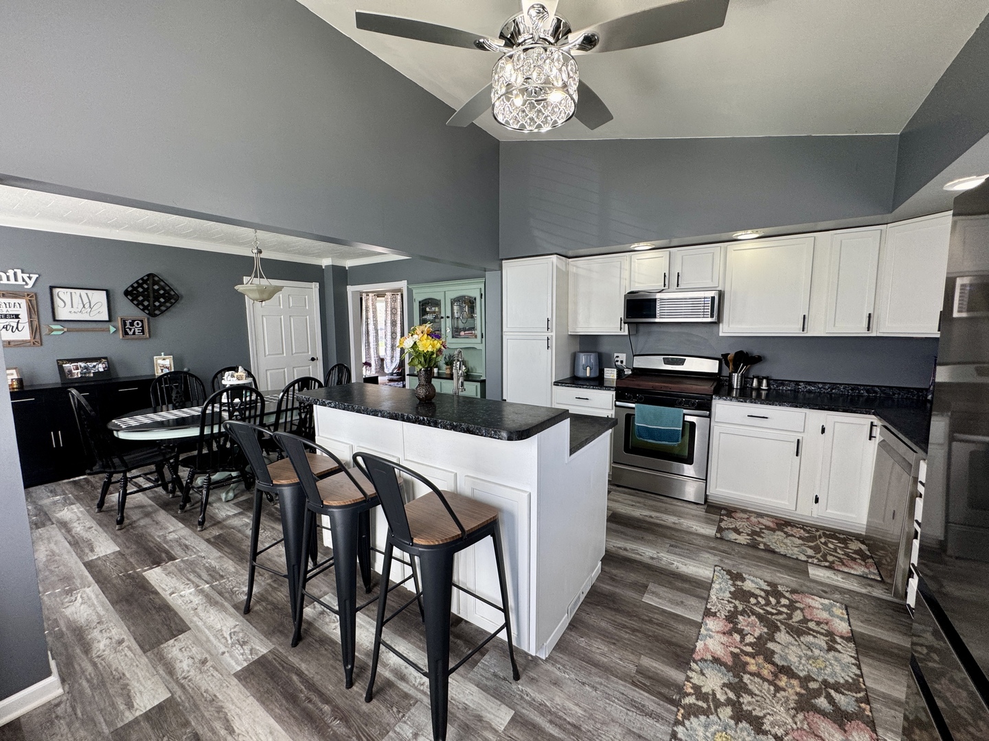 304 S Church Street, Sheffield, IL 61361