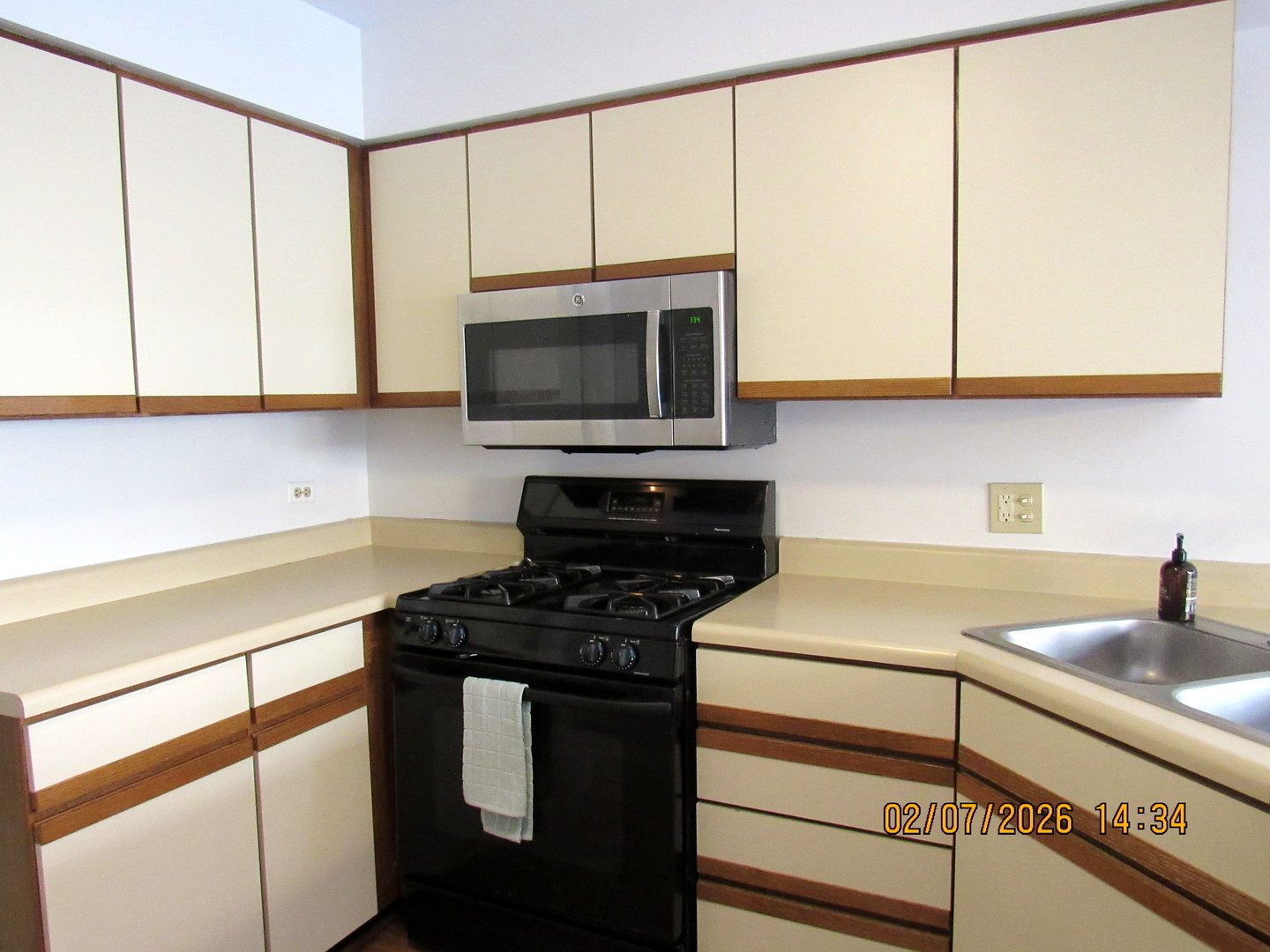 718 Sturnbridge Lane, Schaumburg, IL 60173