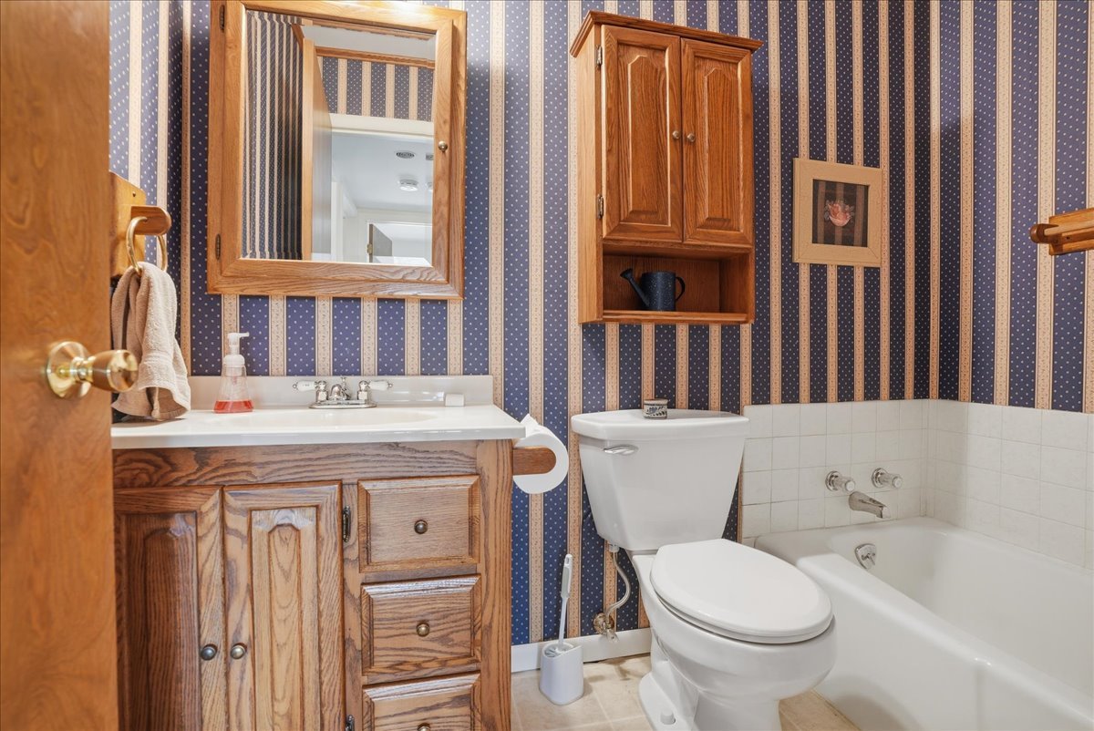 112 Peine Drive, Lexington, IL 61753