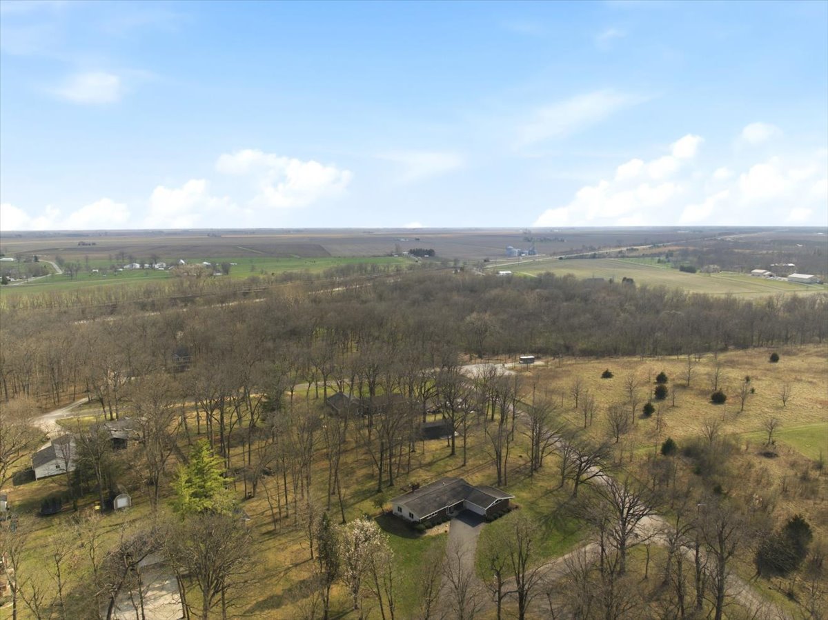 112 Peine Drive, Lexington, IL 61753