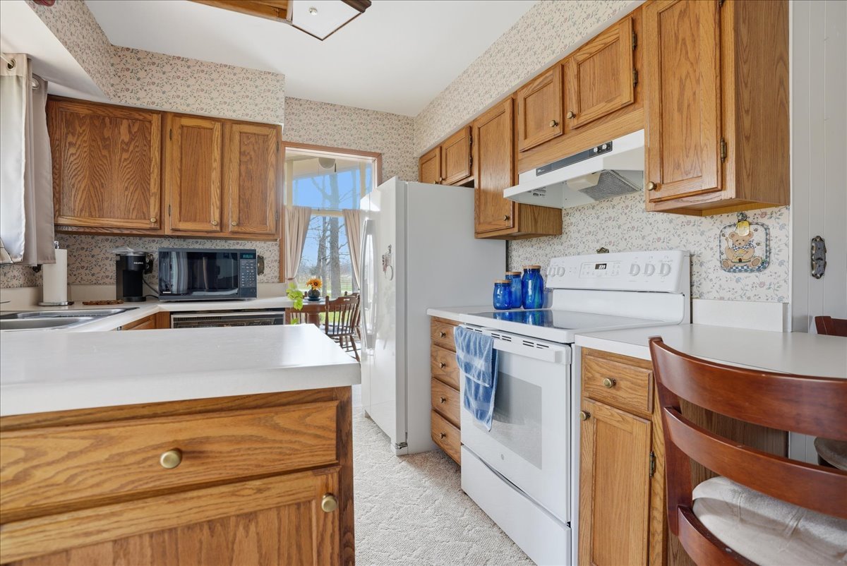 112 Peine Drive, Lexington, IL 61753