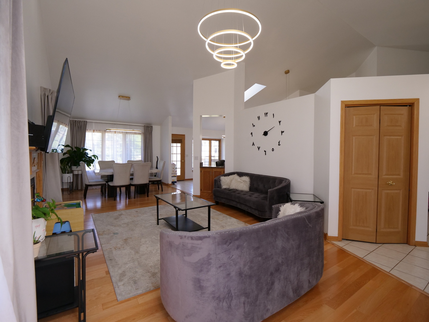 6706 Pondview Drive, Tinley Park, IL 60477