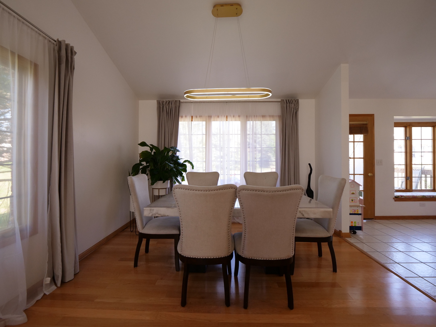 6706 Pondview Drive, Tinley Park, IL 60477