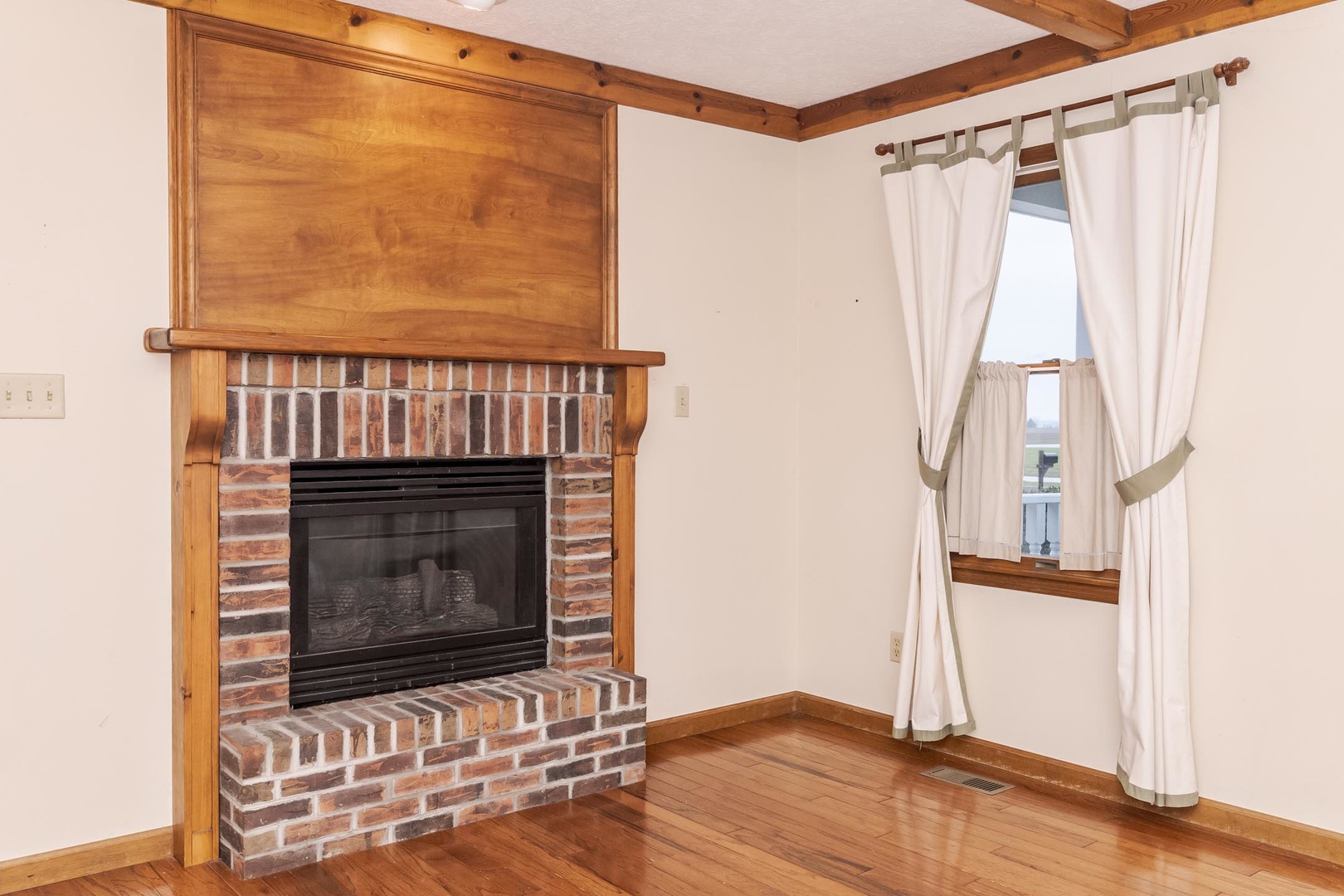 1402 E Indiana Avenue, Pontiac, IL 61764