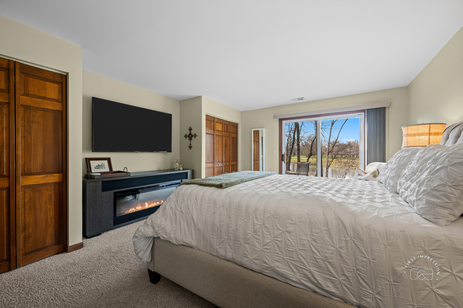 530 RIVER FRONT Circle #608, Naperville, IL 60540