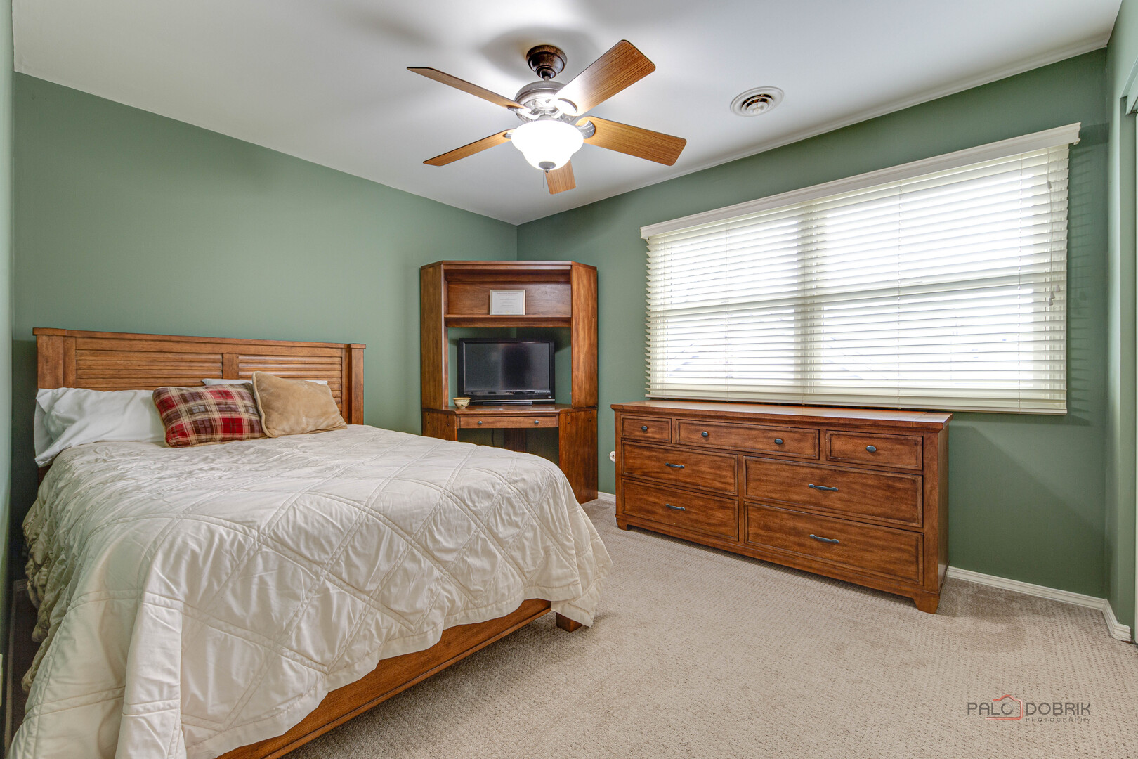 521 Sandy Lane, Libertyville, IL 60048