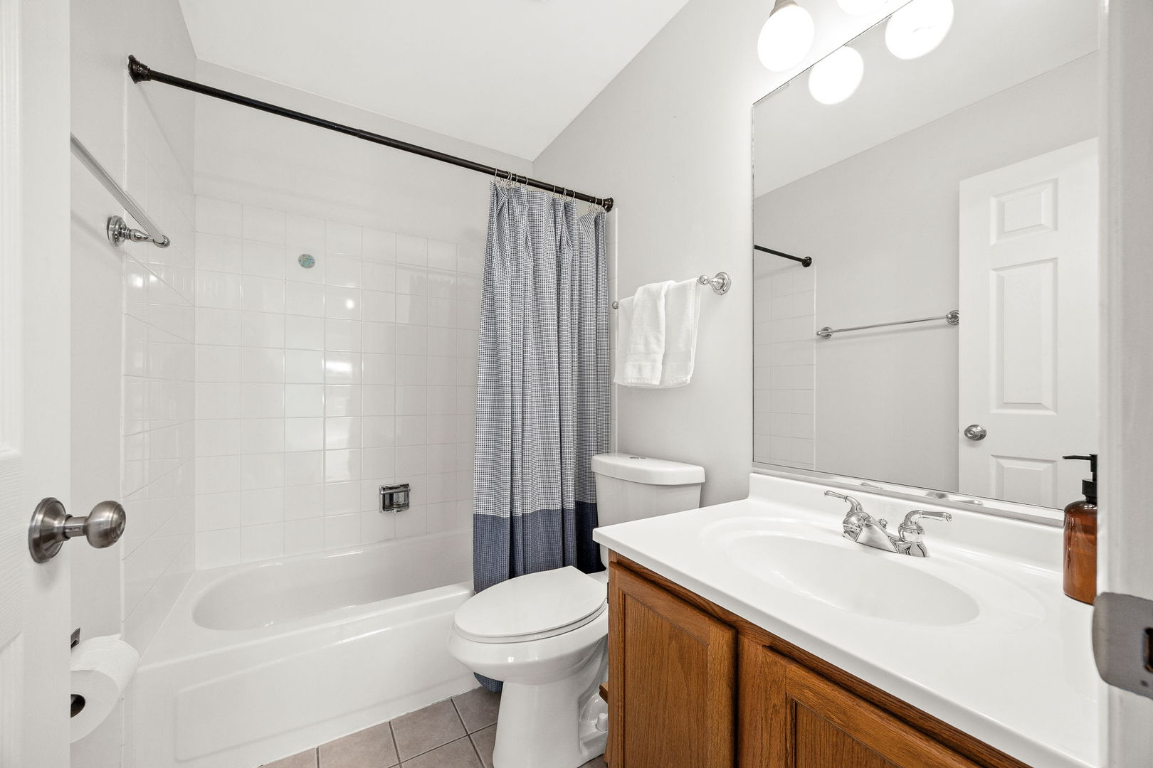 1398 Newcastle Court, Bartlett, IL 60103