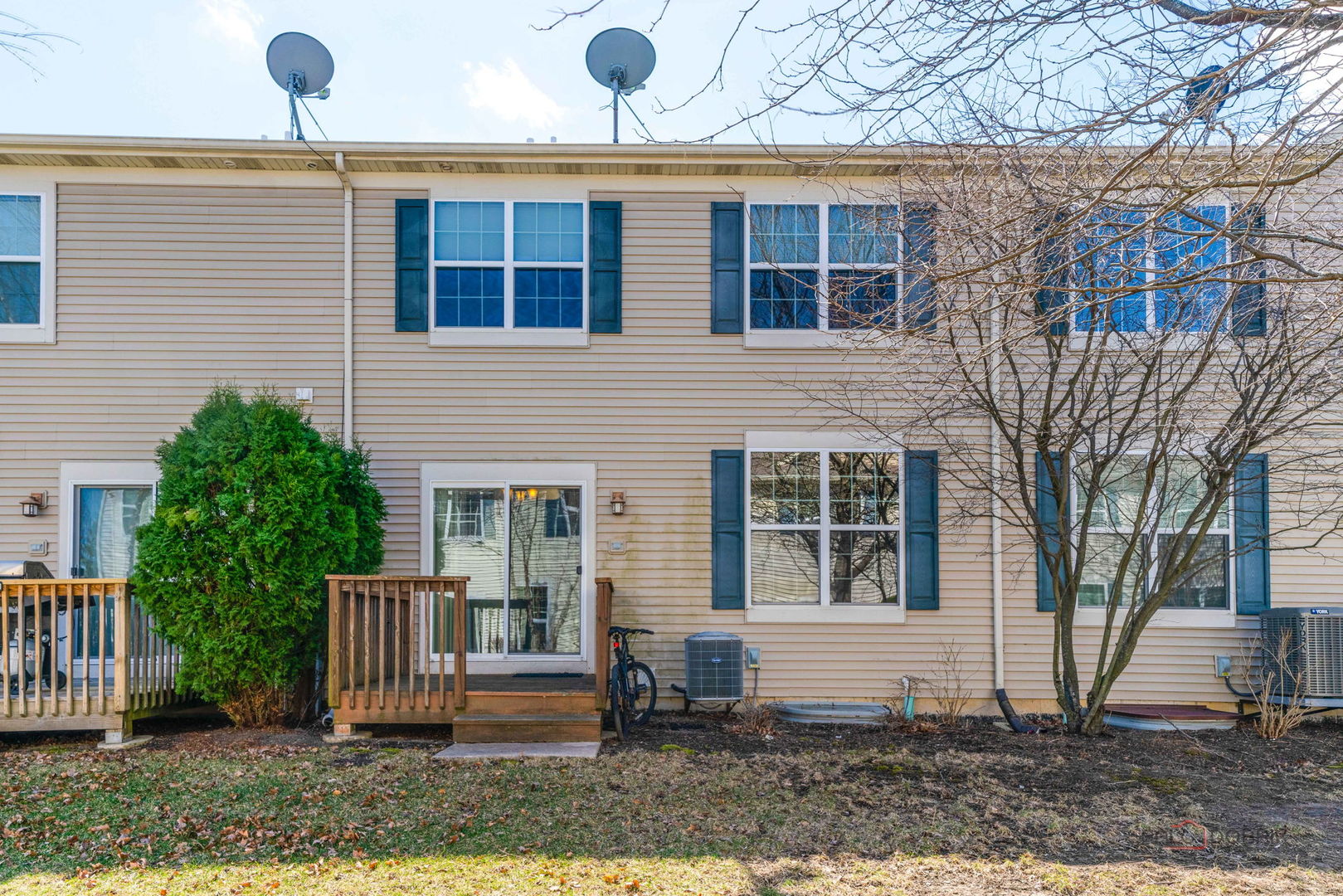 532 S Jade Lane, Round Lake, IL 60073