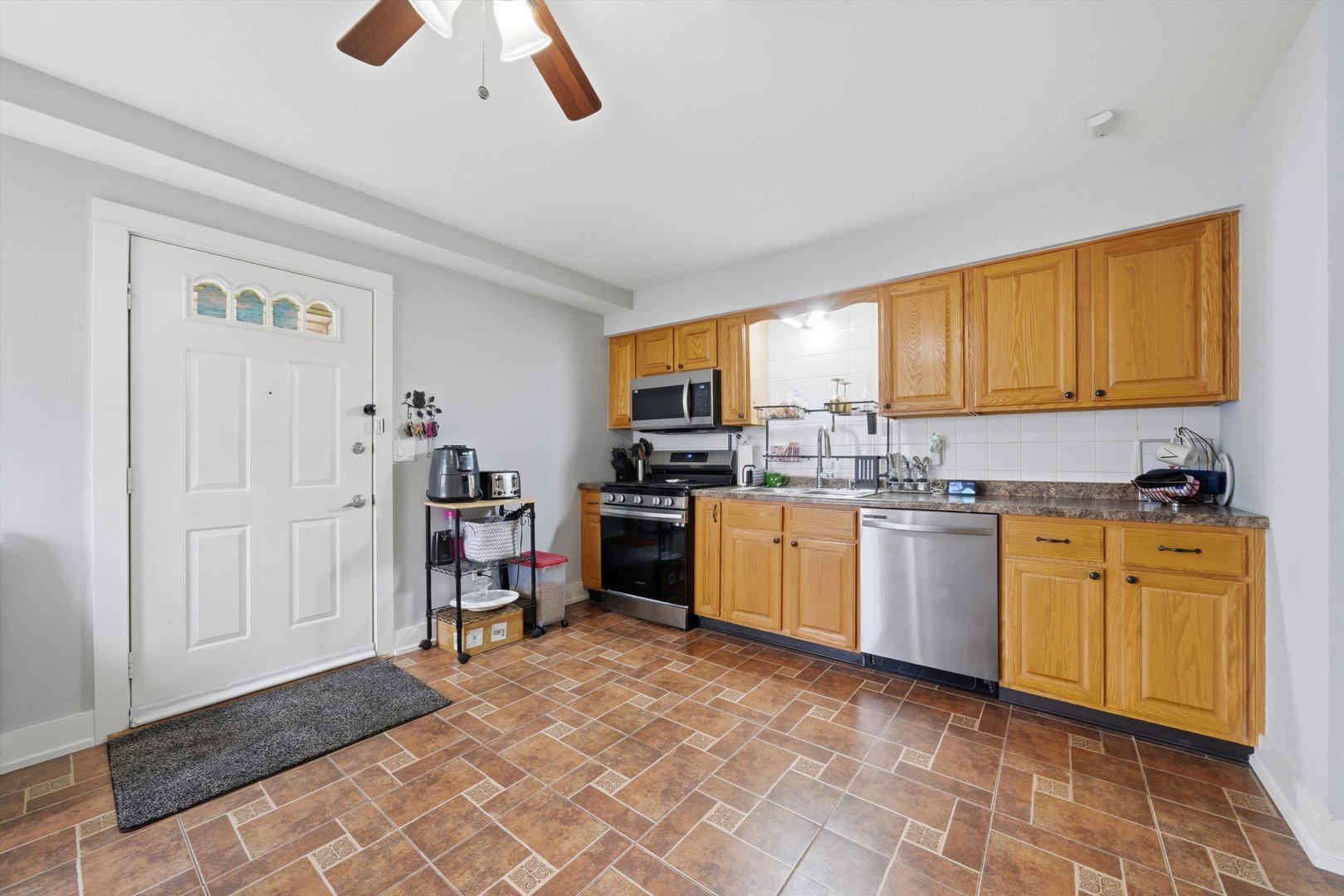 2238 N Harlem Avenue #1W, Elmwood Park, IL 60707