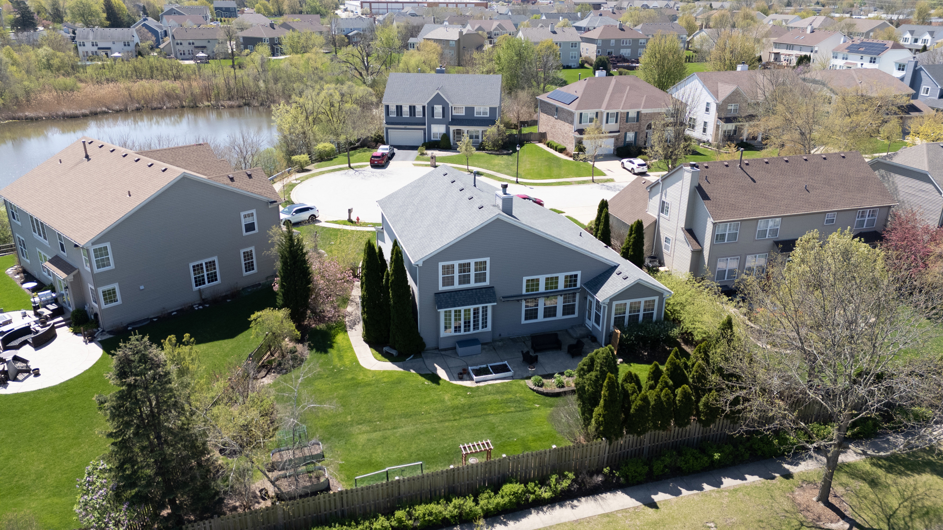 654 Easton Lane, Elk Grove Village, IL 60007