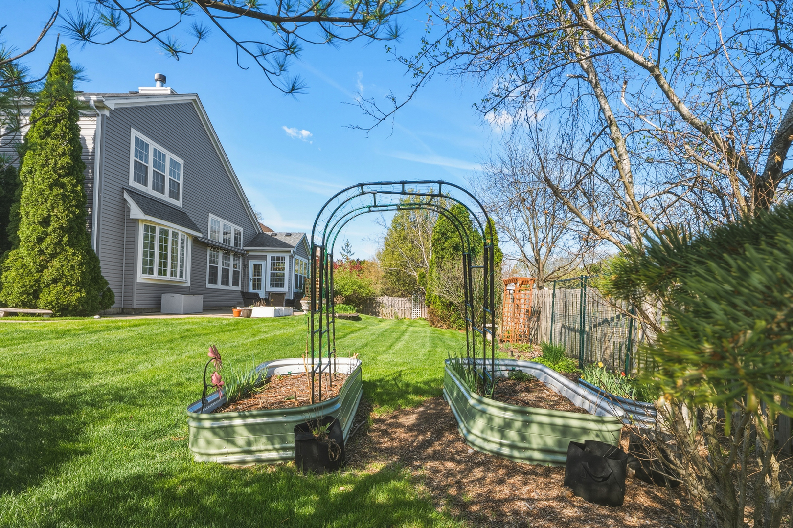 654 Easton Lane, Elk Grove Village, IL 60007