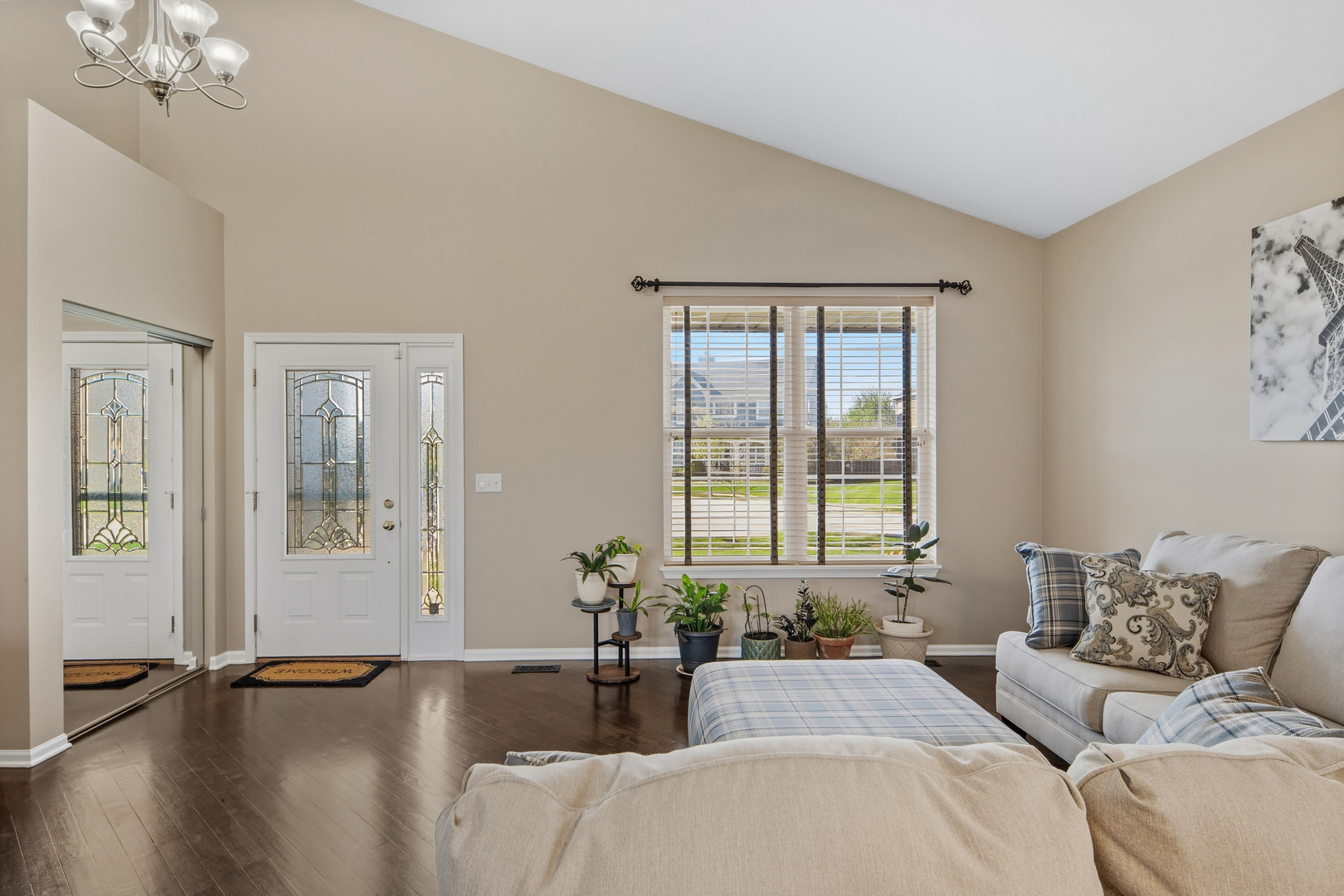 654 Easton Lane, Elk Grove Village, IL 60007