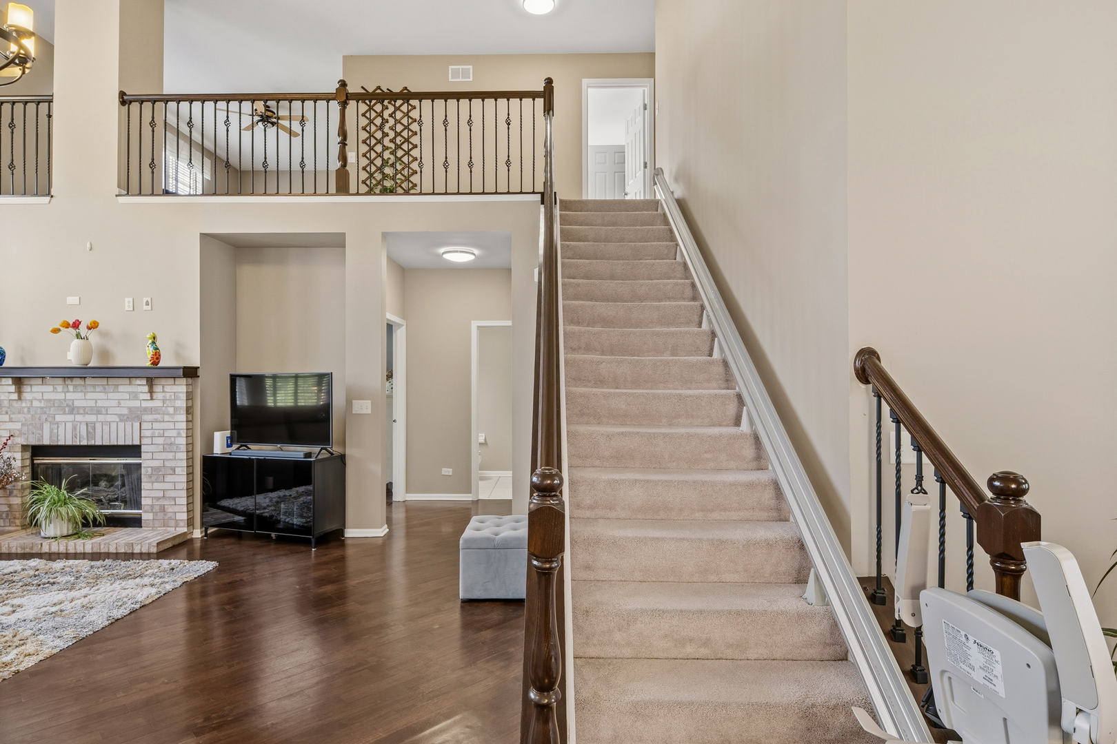 654 Easton Lane, Elk Grove Village, IL 60007