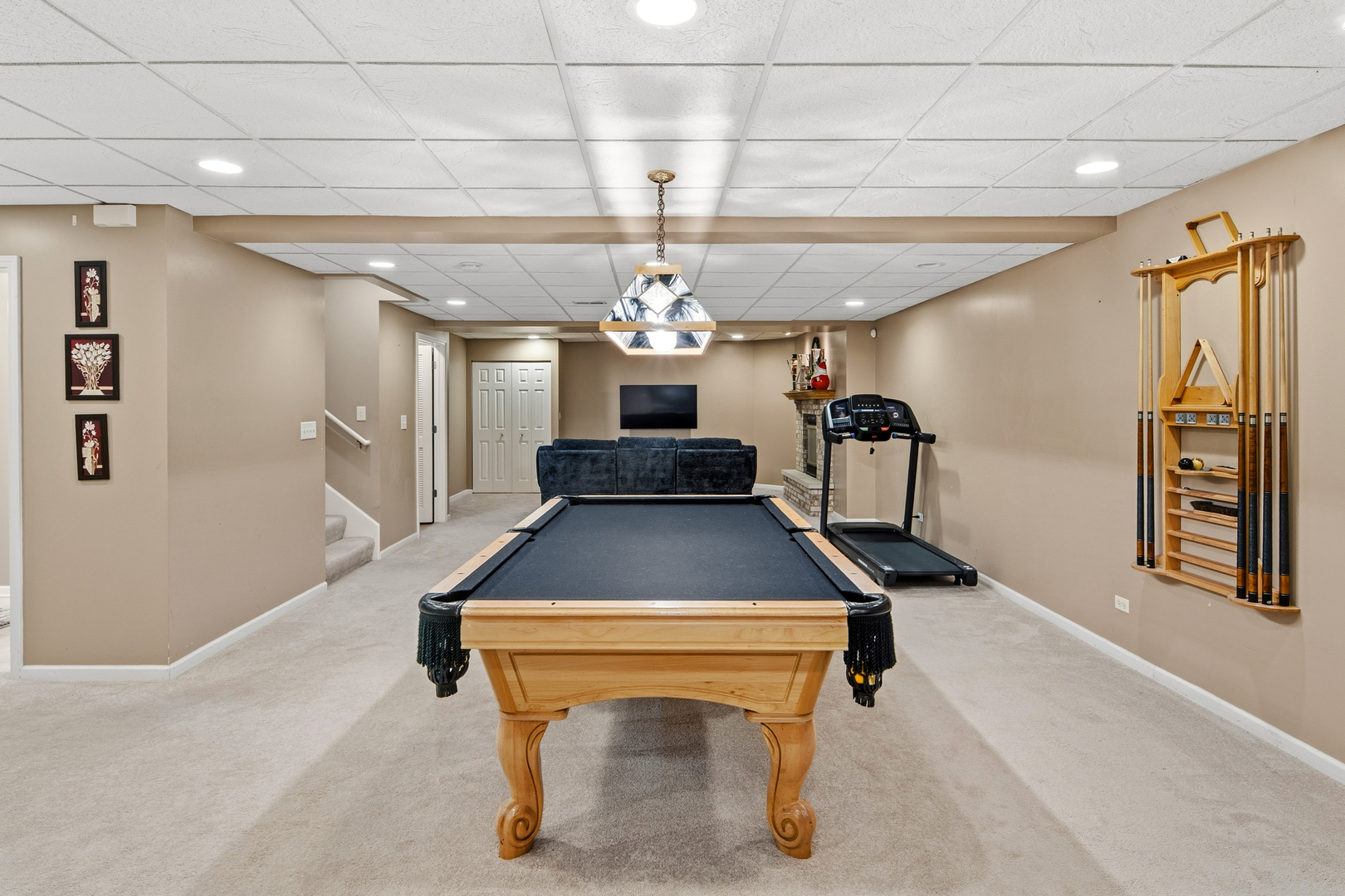 654 Easton Lane, Elk Grove Village, IL 60007