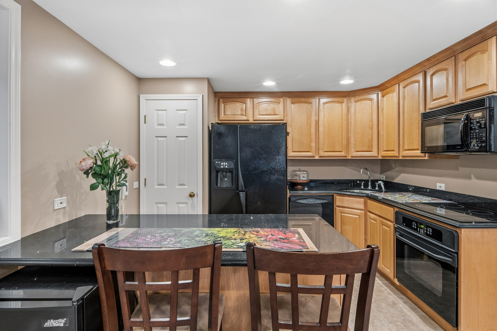 654 Easton Lane, Elk Grove Village, IL 60007