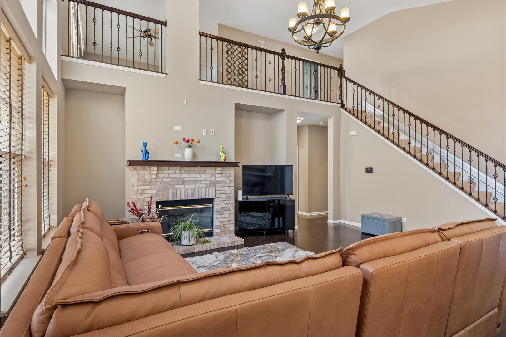 654 Easton Lane, Elk Grove Village, IL 60007