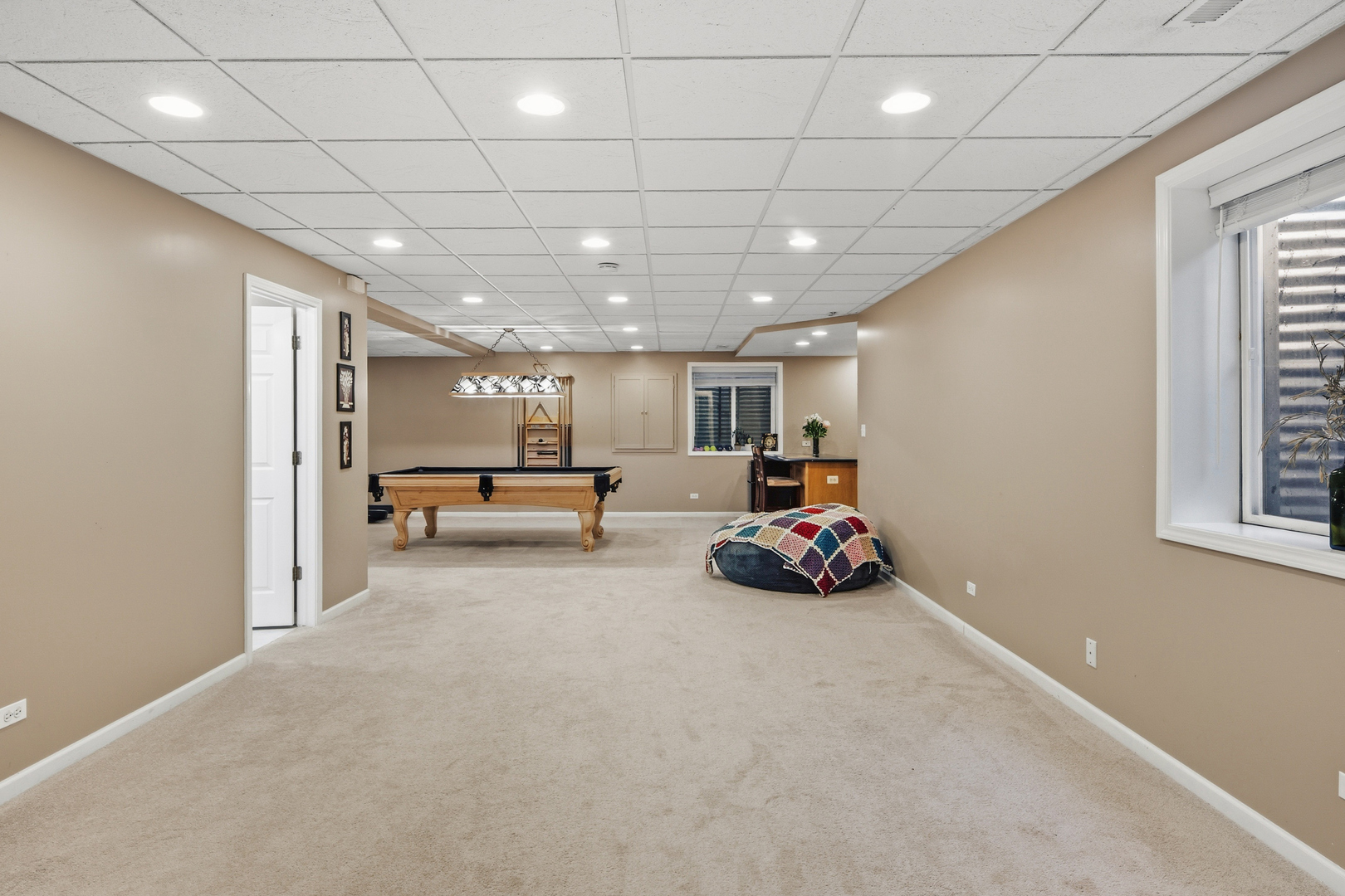 654 Easton Lane, Elk Grove Village, IL 60007
