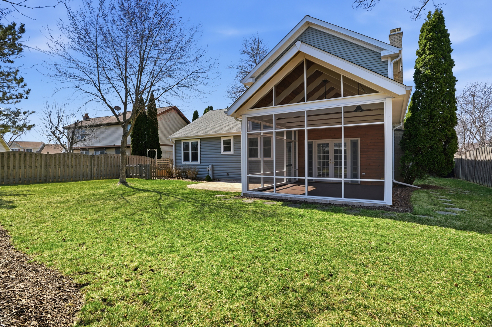 330 Indian Ridge Trail, Wauconda, IL 60084