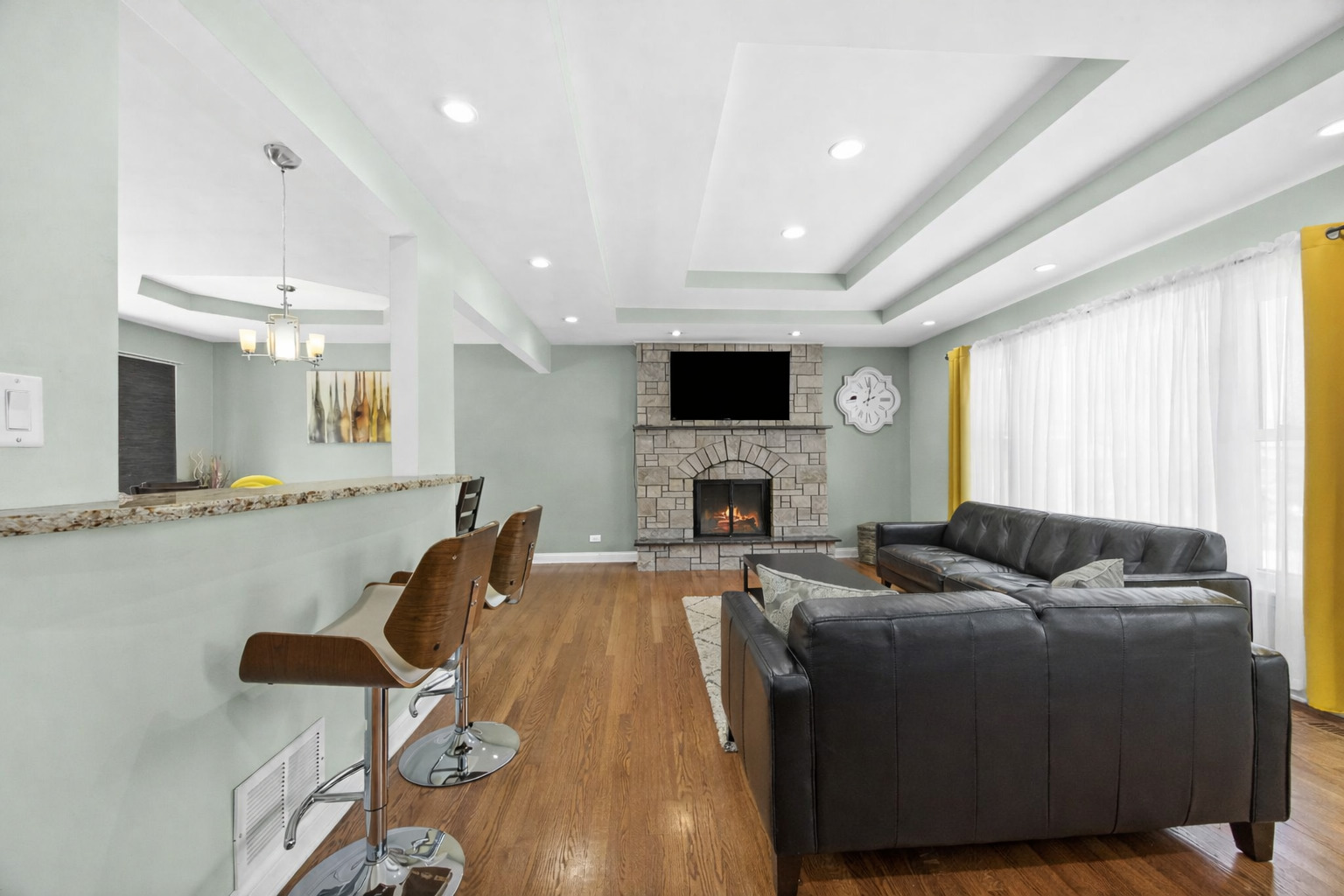 8518 Forest Drive, Hickory Hills, IL 60457