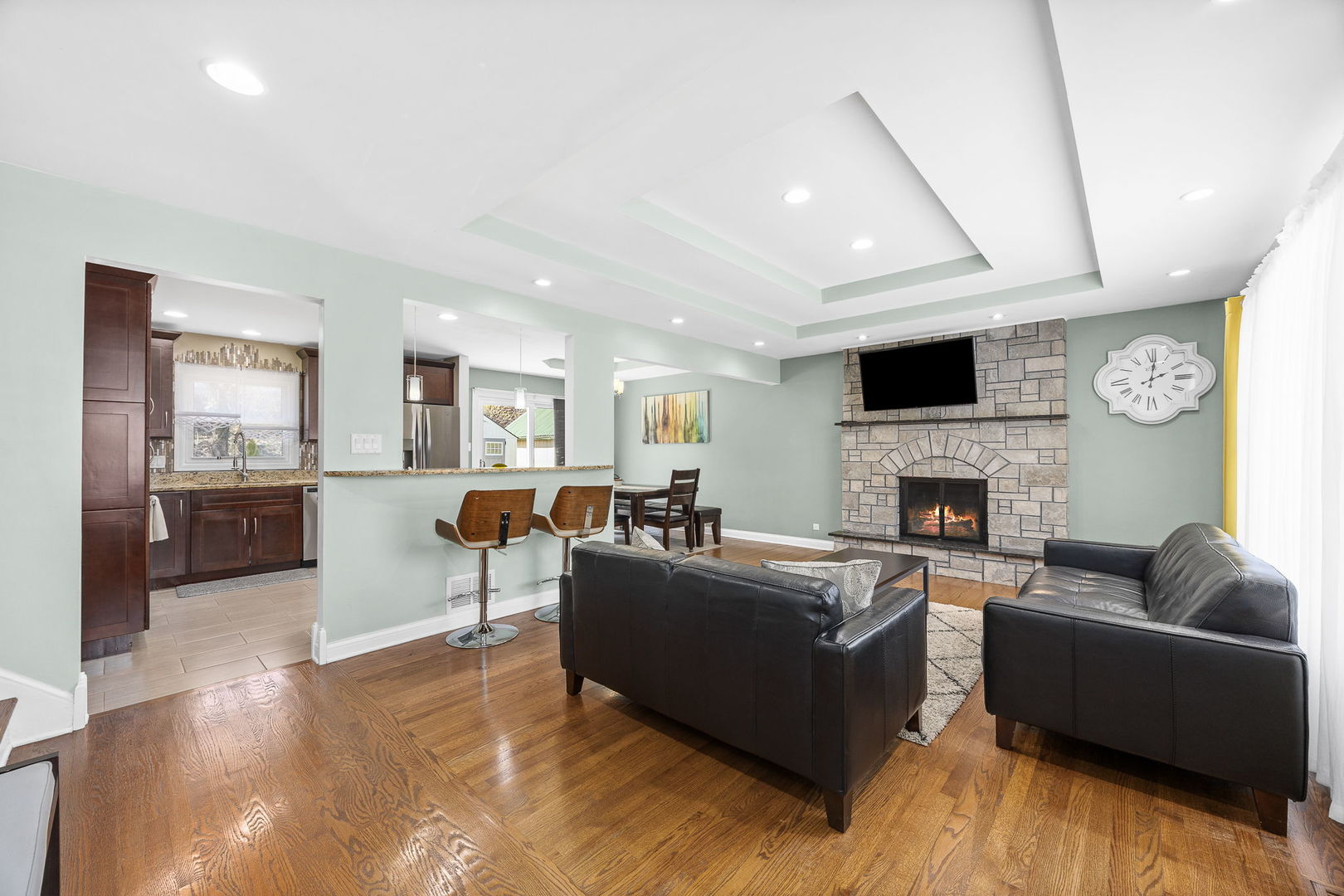 8518 Forest Drive, Hickory Hills, IL 60457