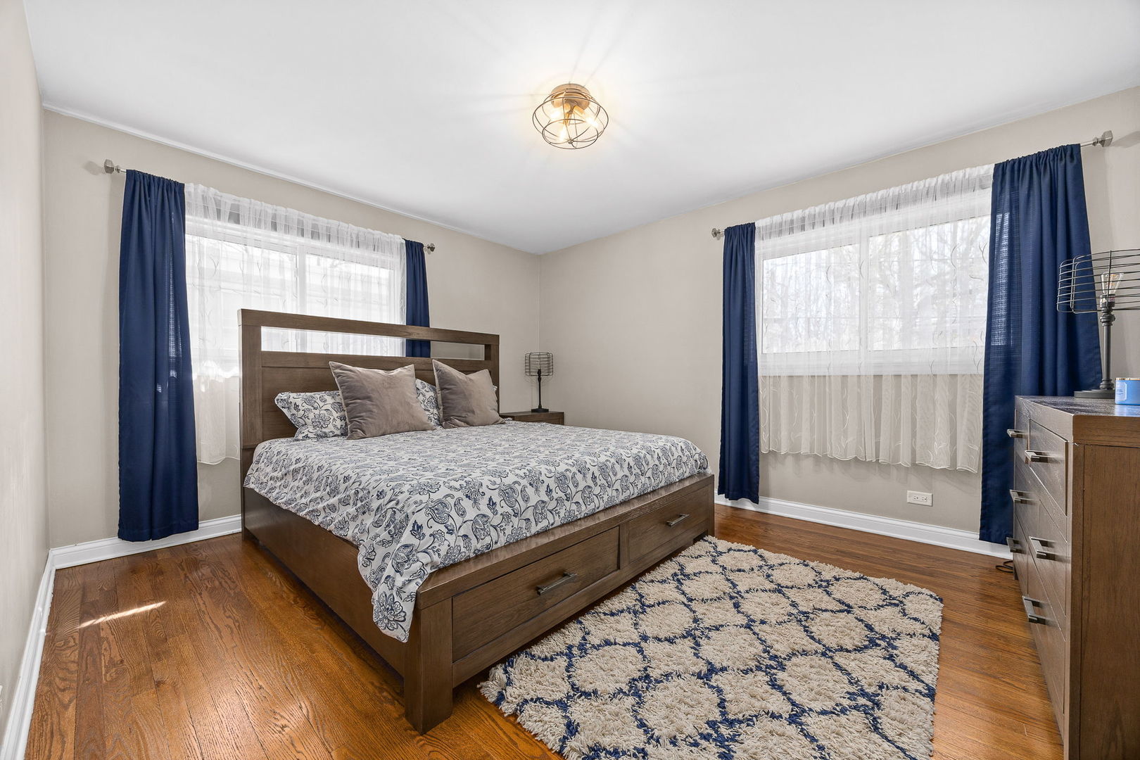 8518 Forest Drive, Hickory Hills, IL 60457