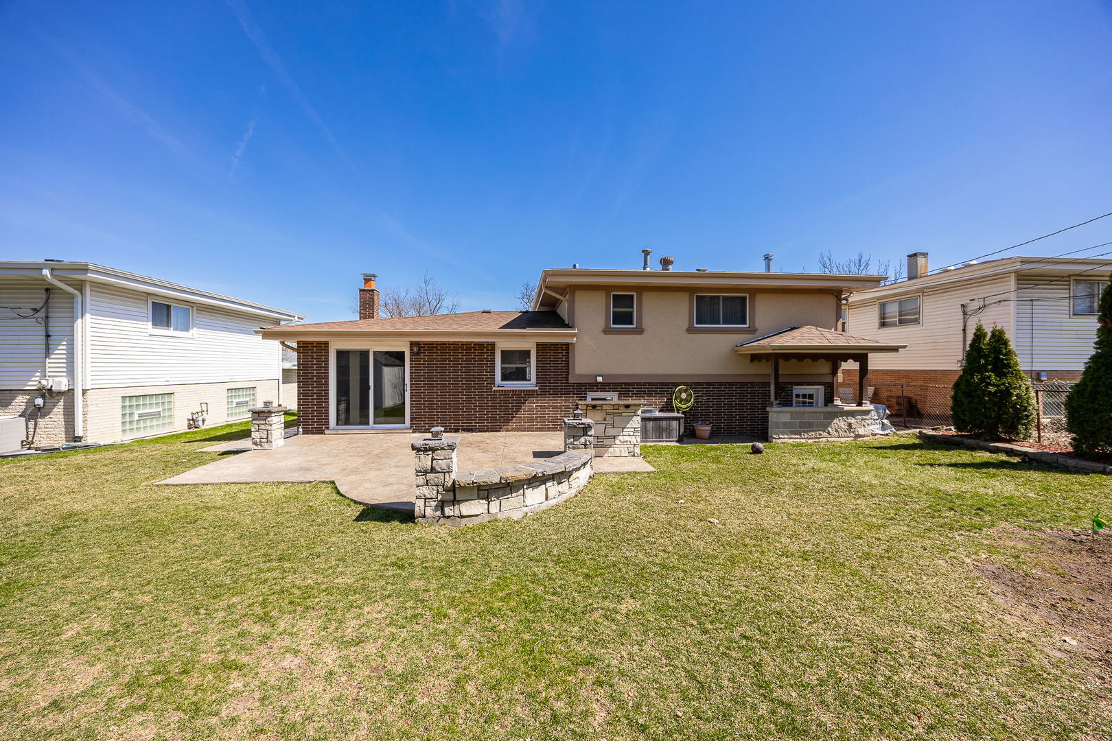 8518 Forest Drive, Hickory Hills, IL 60457