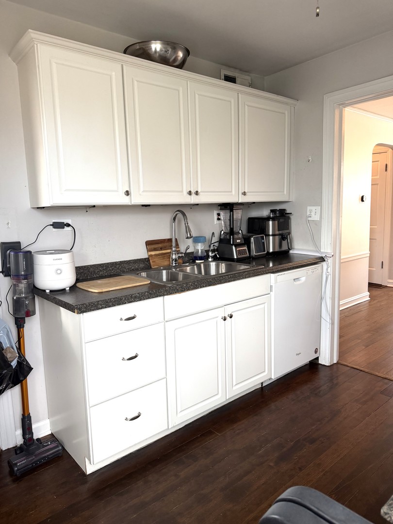 7801 W Victoria Street, Chicago, IL 60631