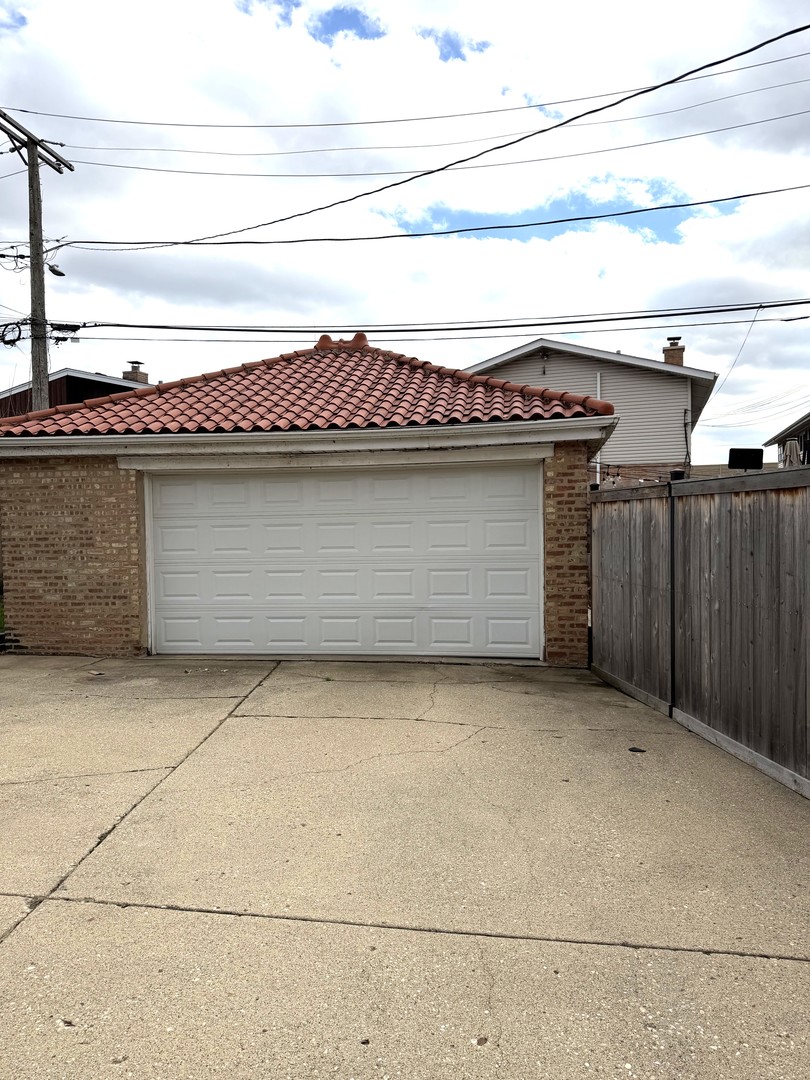 7801 W Victoria Street, Chicago, IL 60631