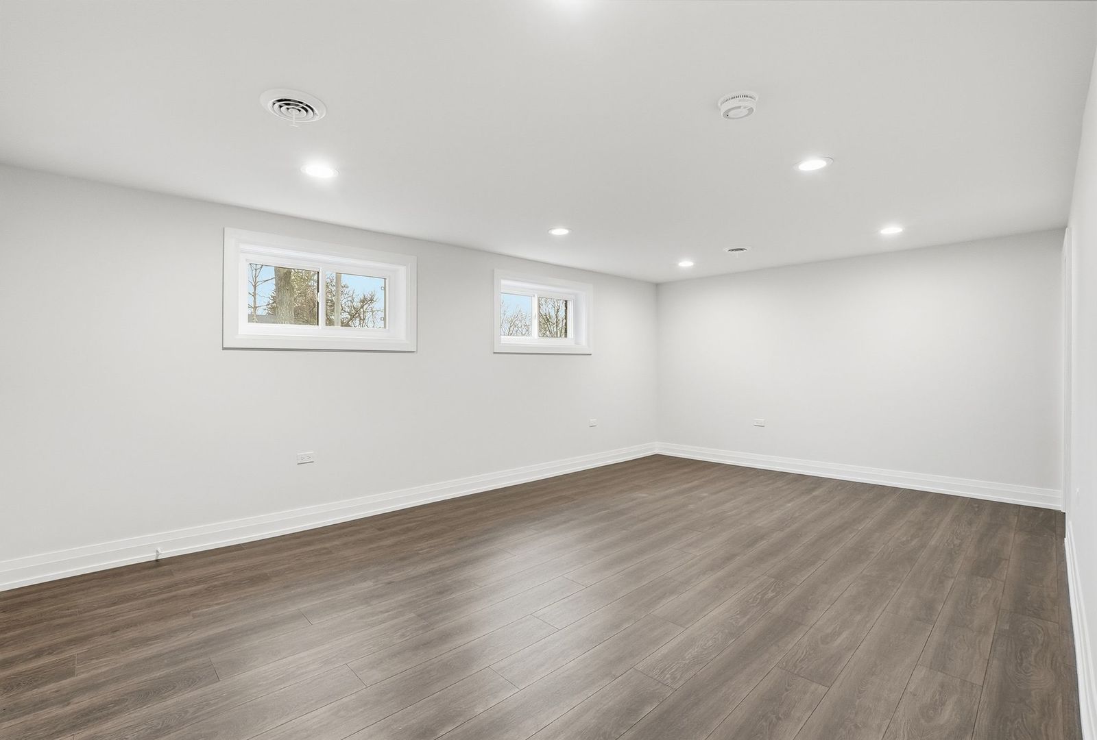 1430 E Emmerson Lane, Mount Prospect, IL 60056