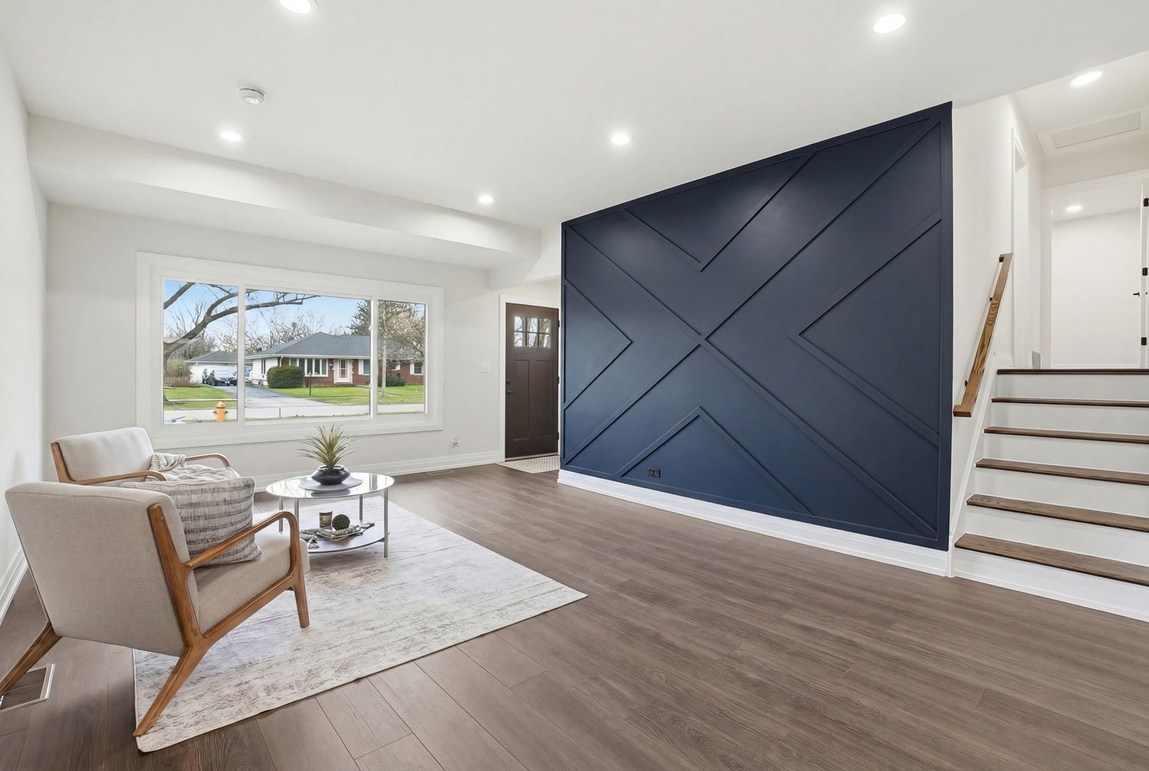 1430 E Emmerson Lane, Mount Prospect, IL 60056