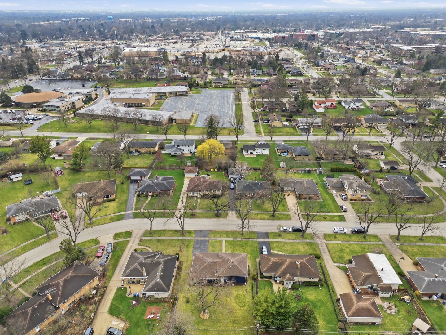 1430 E Emmerson Lane, Mount Prospect, IL 60056