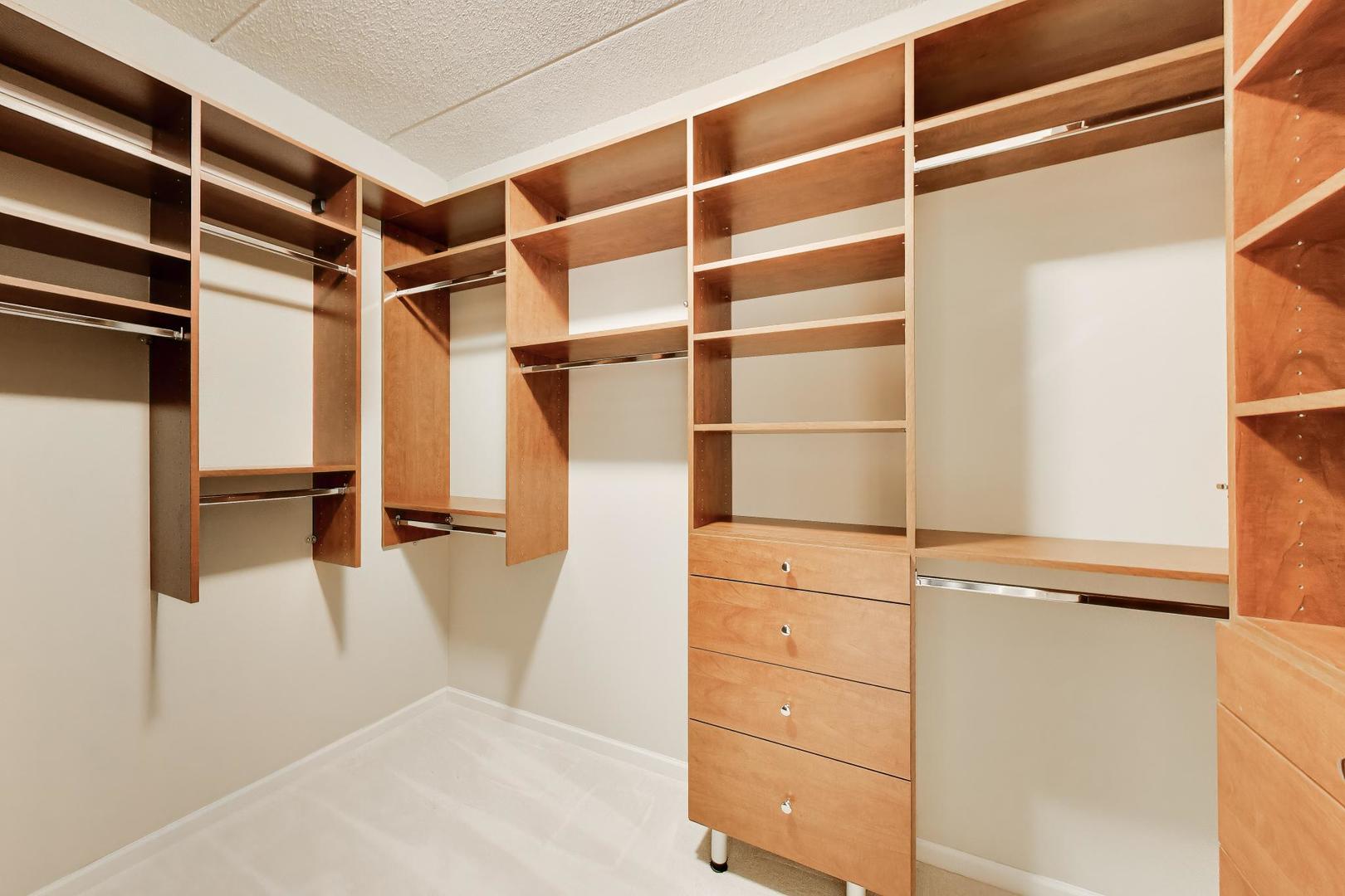 131 W Adelaide Street #310, Elmhurst, IL 60126