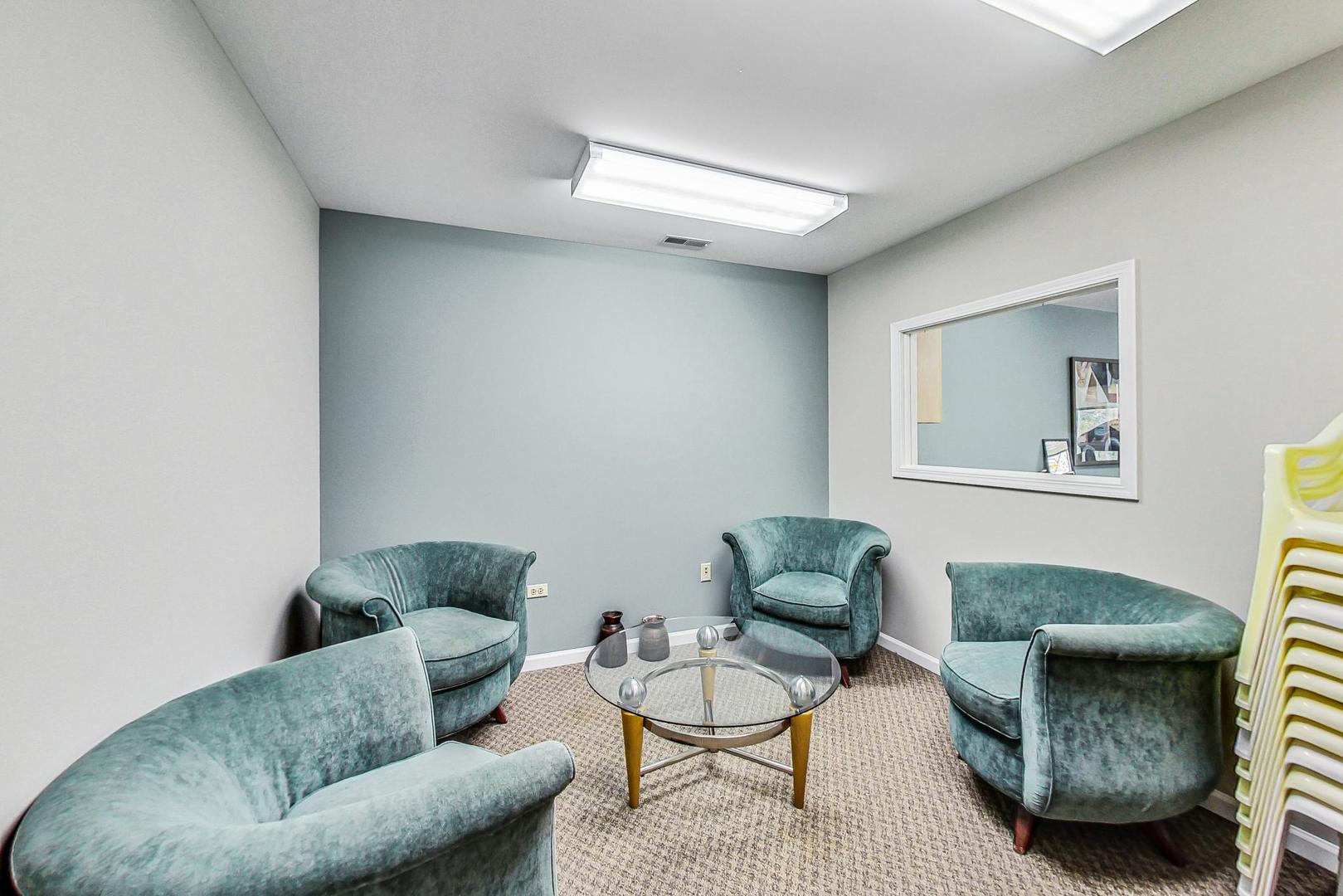 131 W Adelaide Street #310, Elmhurst, IL 60126