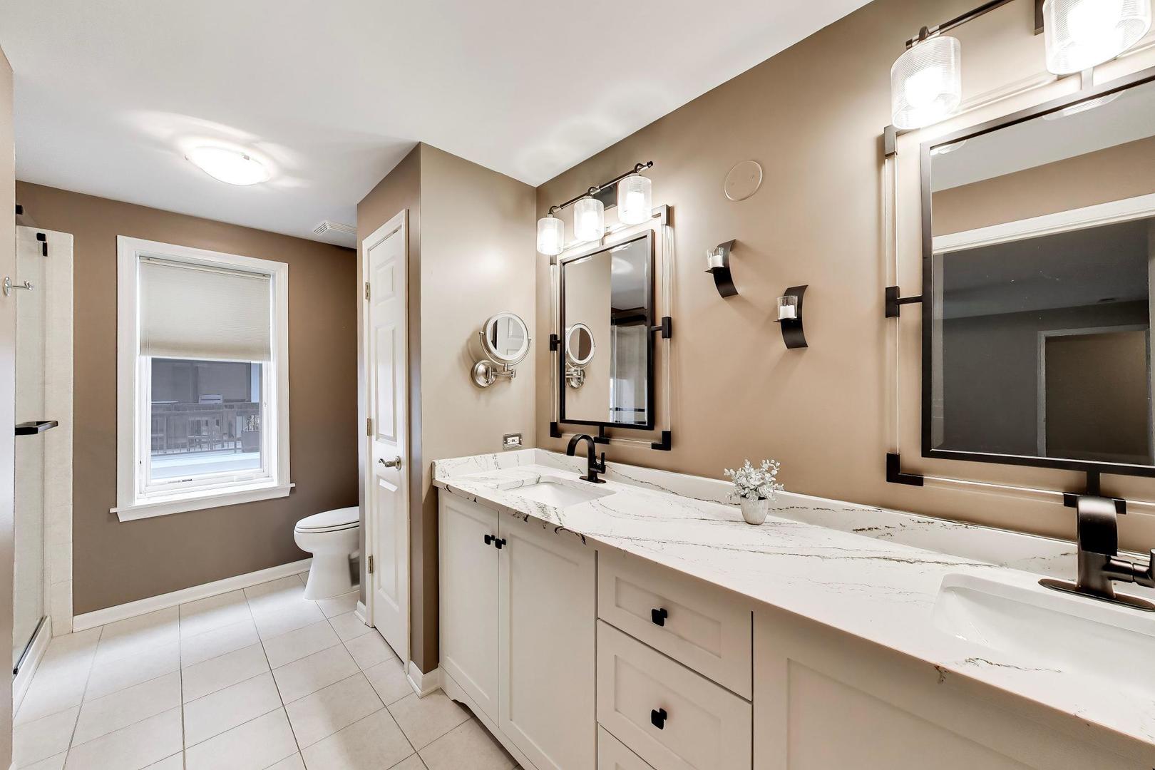 131 W Adelaide Street #310, Elmhurst, IL 60126