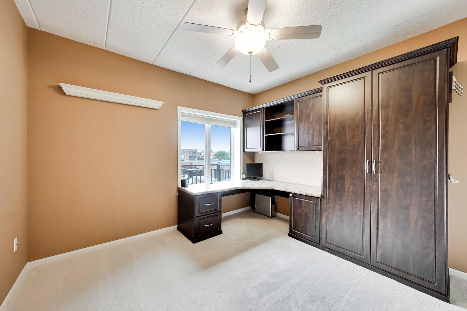 131 W Adelaide Street #310, Elmhurst, IL 60126