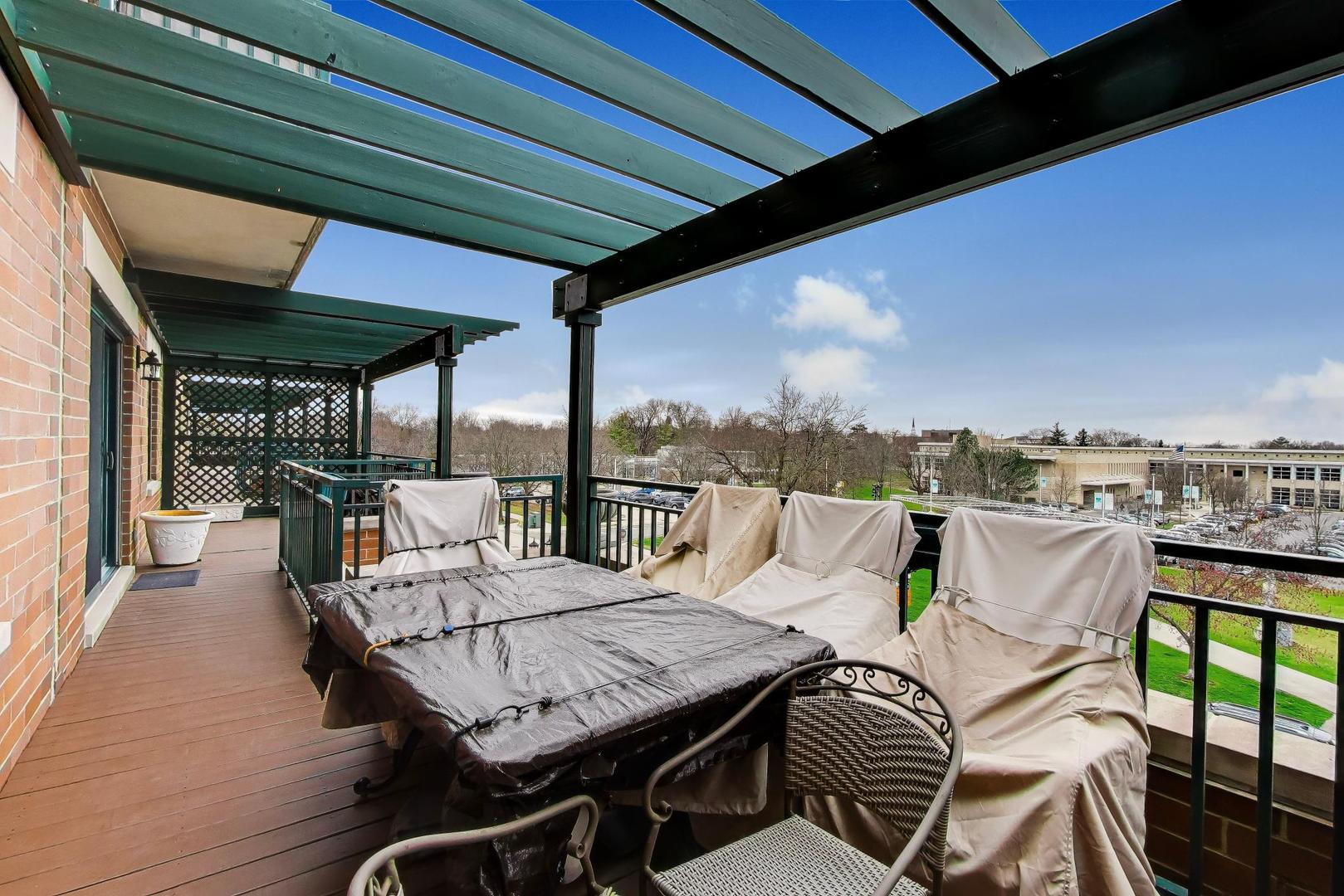 131 W Adelaide Street #310, Elmhurst, IL 60126