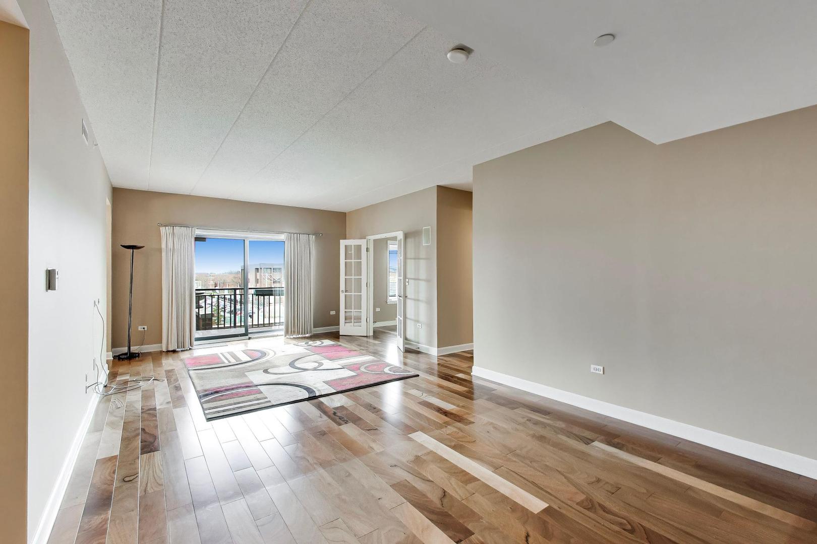 131 W Adelaide Street #310, Elmhurst, IL 60126