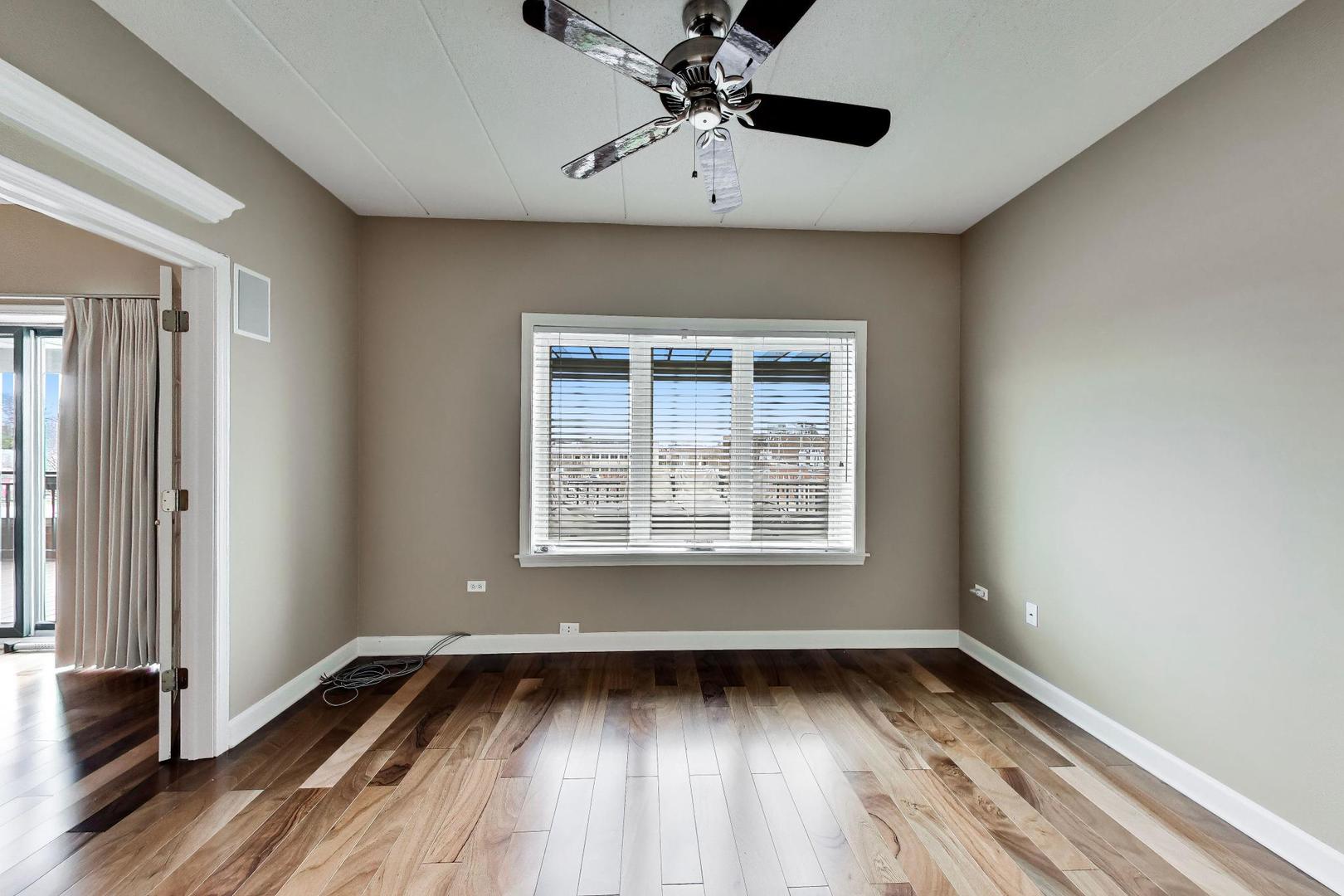 131 W Adelaide Street #310, Elmhurst, IL 60126