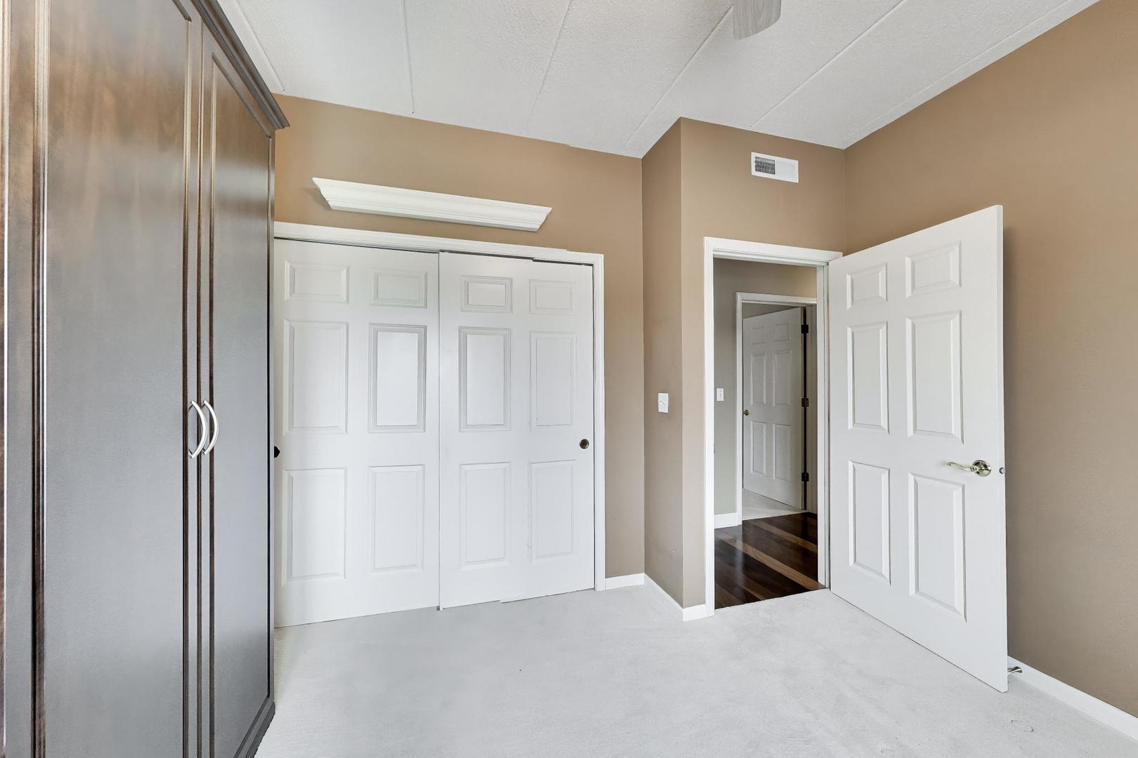 131 W Adelaide Street #310, Elmhurst, IL 60126