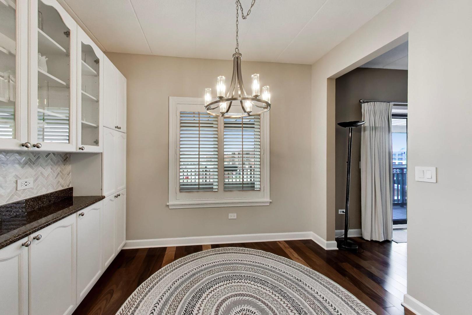 131 W Adelaide Street #310, Elmhurst, IL 60126