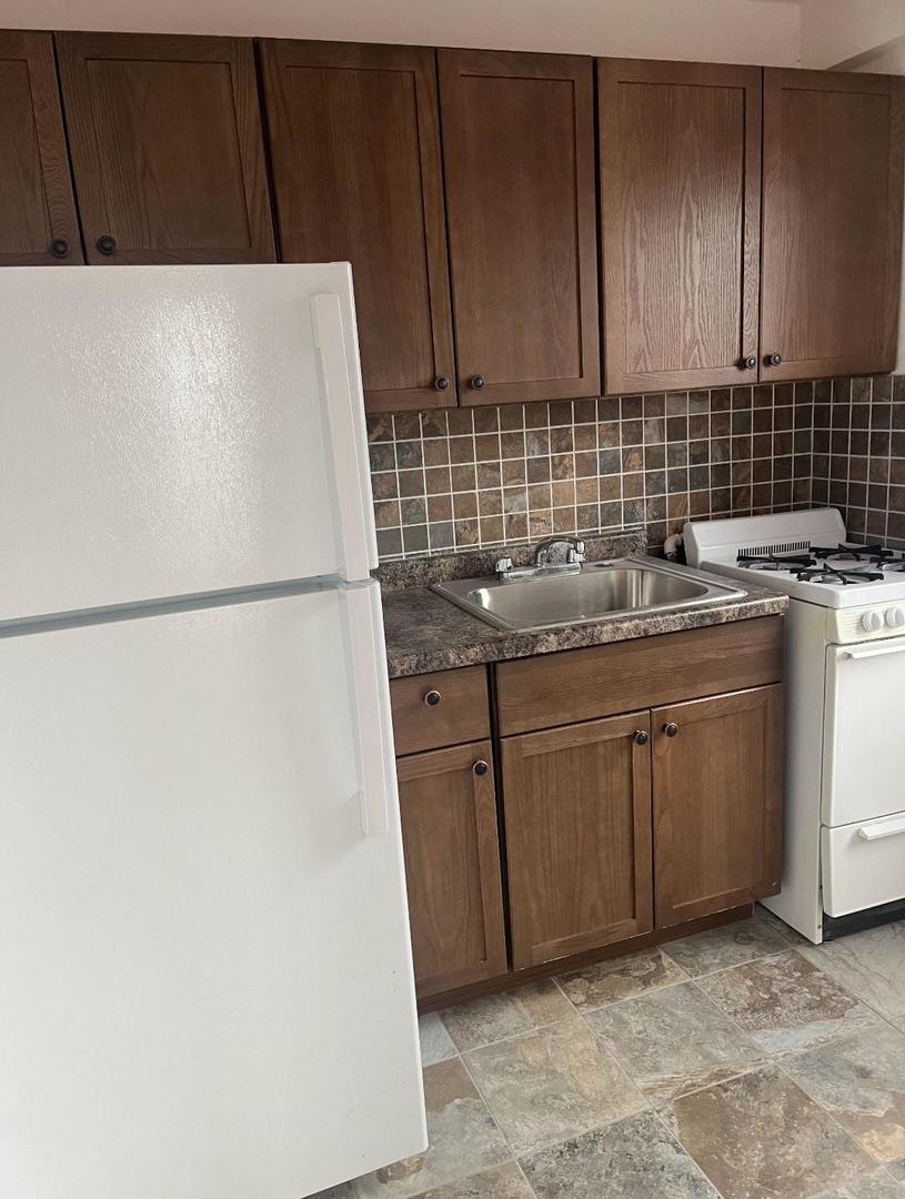 2620 W Berwyn Avenue #503, Chicago, IL 60625