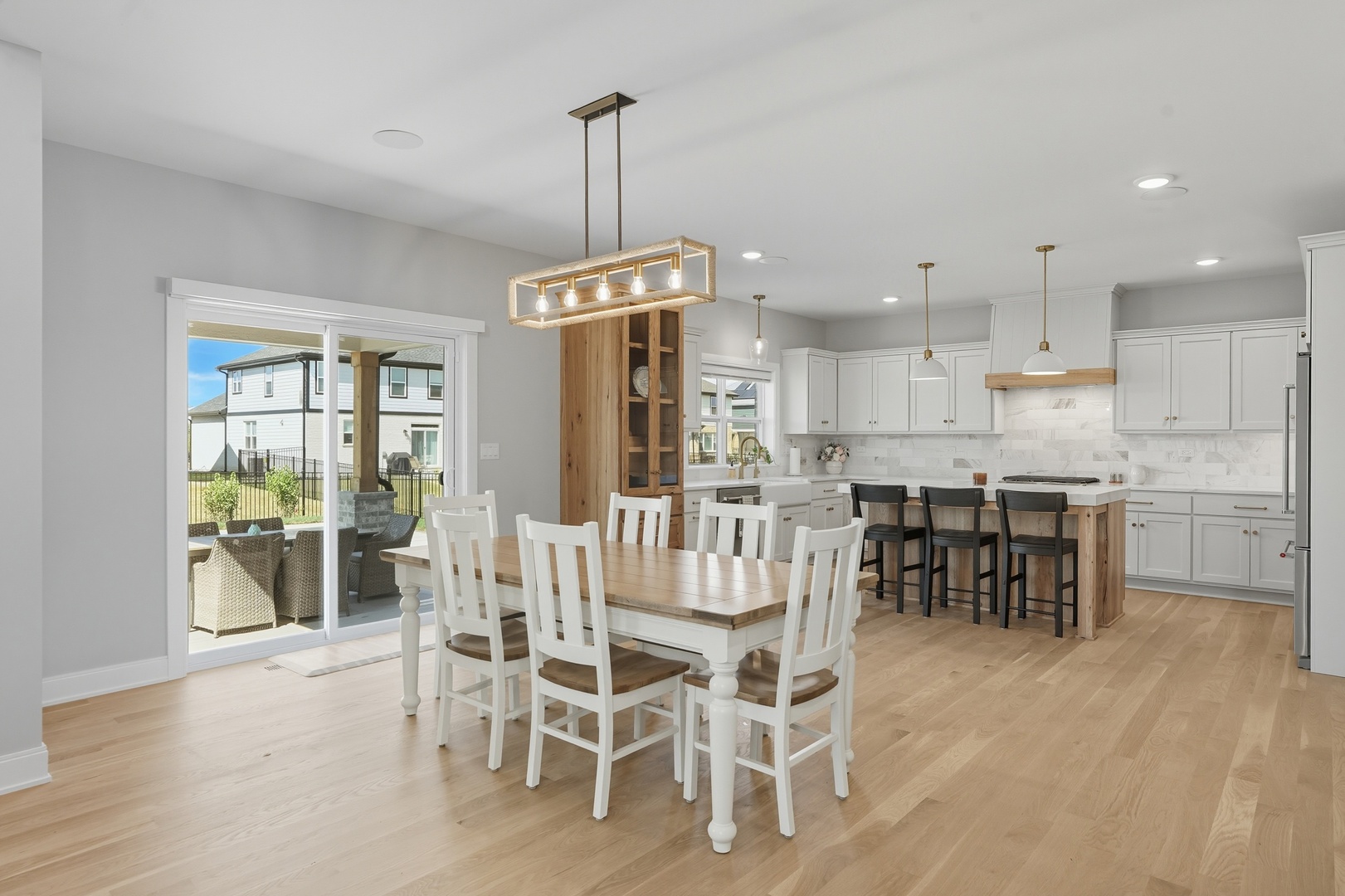 23039 Lakeview Estates Boulevard, Frankfort, IL 60423